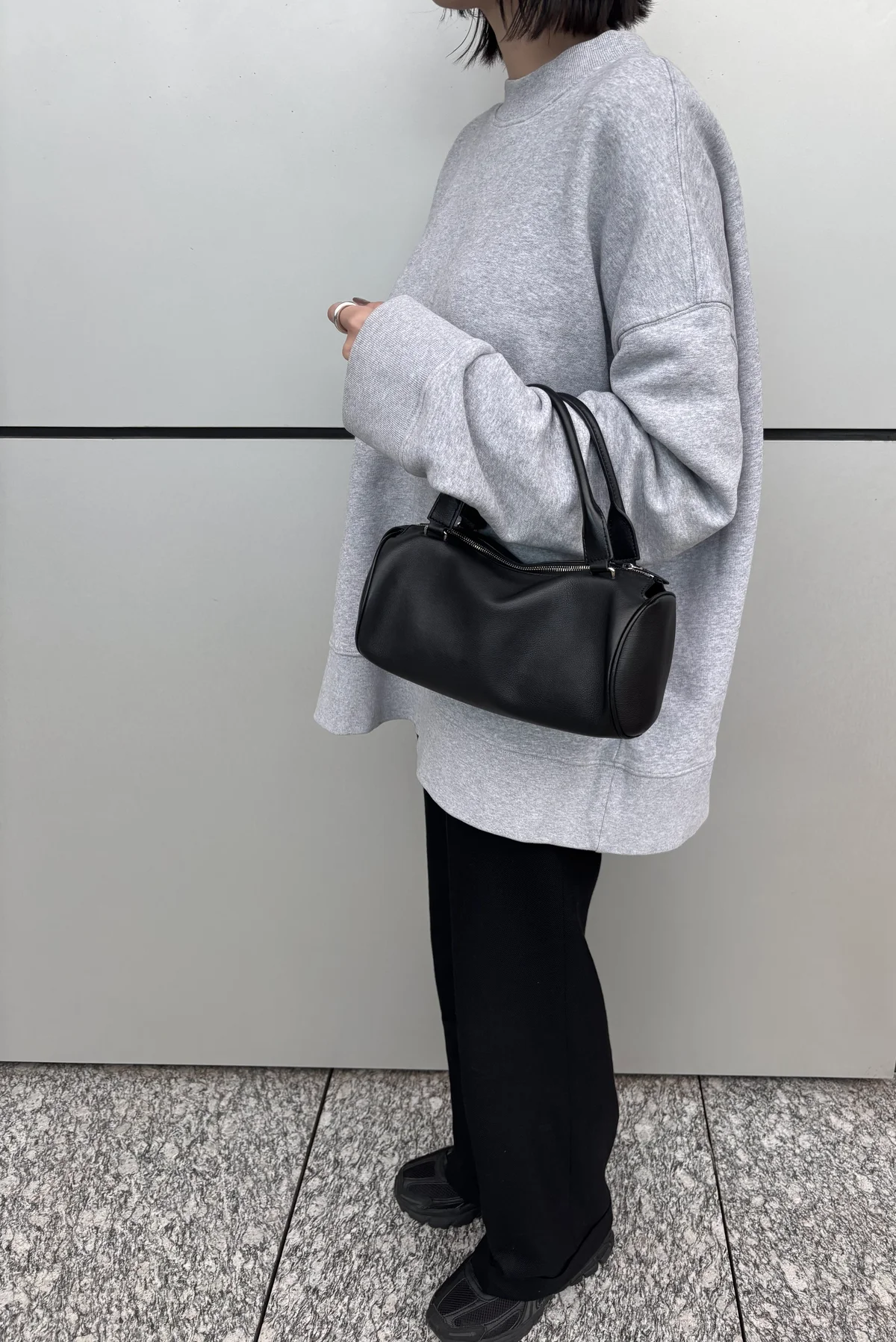 The Row　Edith　バッグ　サイズ感　コーディネート　ハンドバッグ