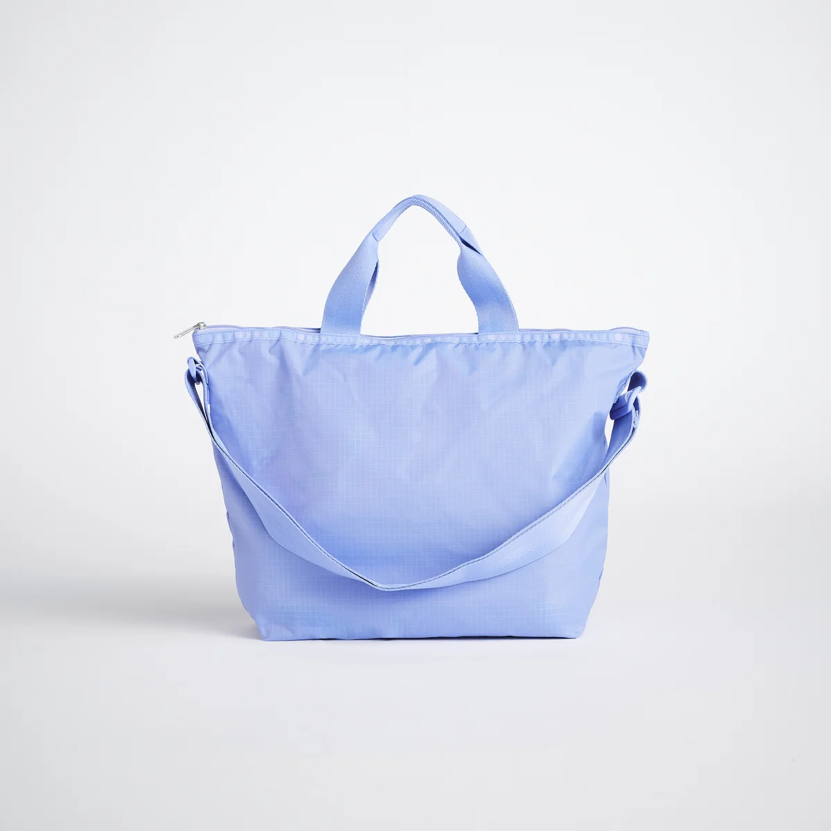 レスポートサックのバッグ「DELUXE EASY CARRY TOTE」の正面