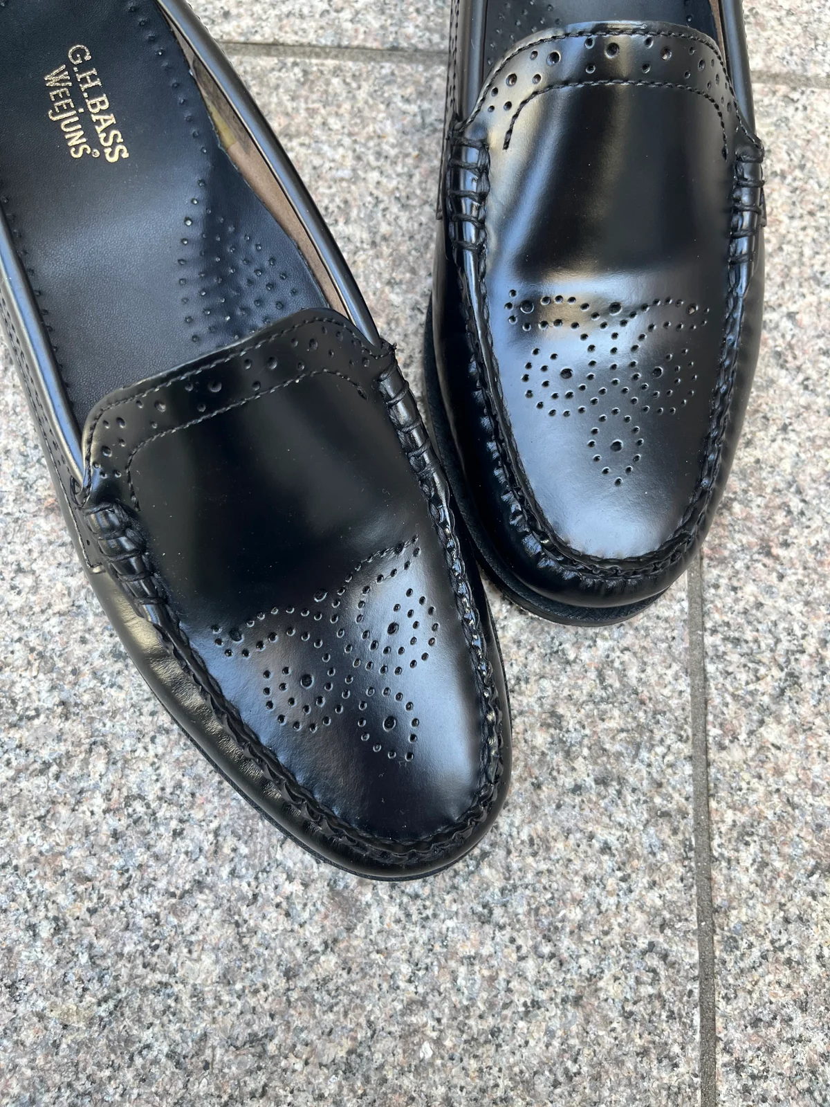 G.H.BASSのローファーのアッパーのデザインディテール