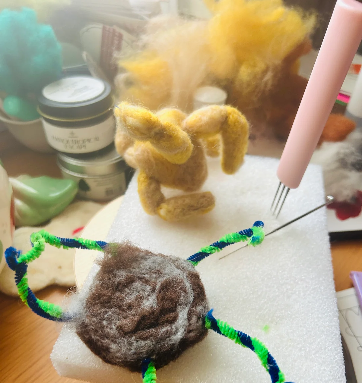 ハマナカのフエルトで制作中の様子