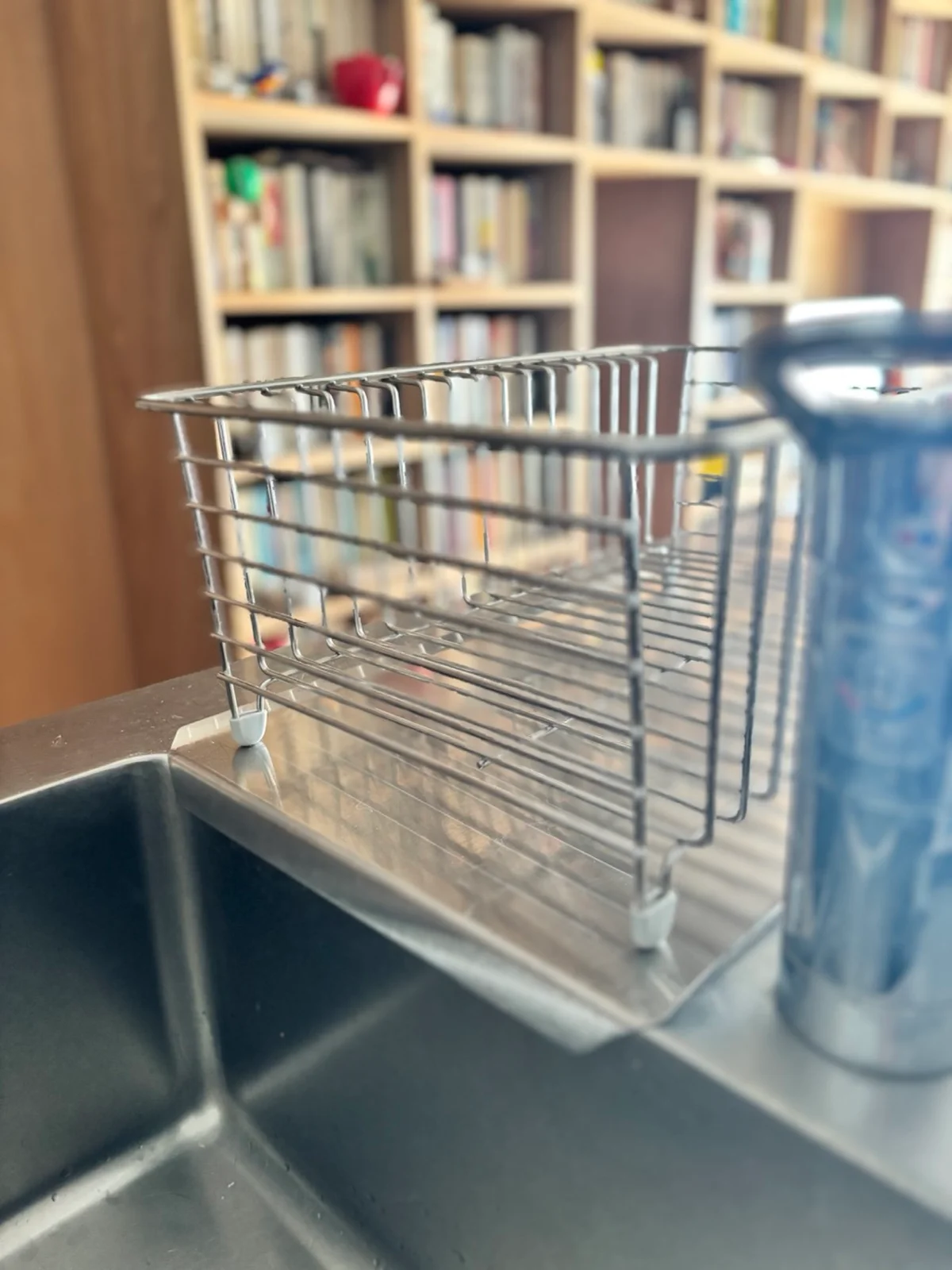 無印良品　ステンレスバスケット小とステンレス水切り用傾斜トレーのディテール