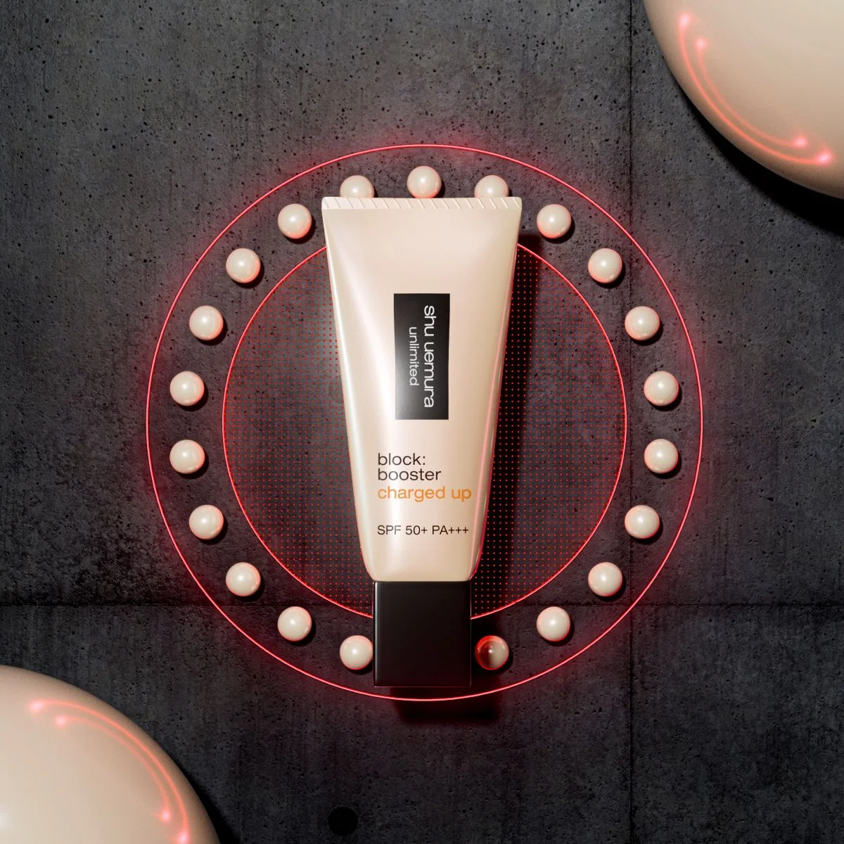 独自の“うるツヤグリップ”が、心地よいうるツヤ膜を纏うように瞬時にピタッと高密着