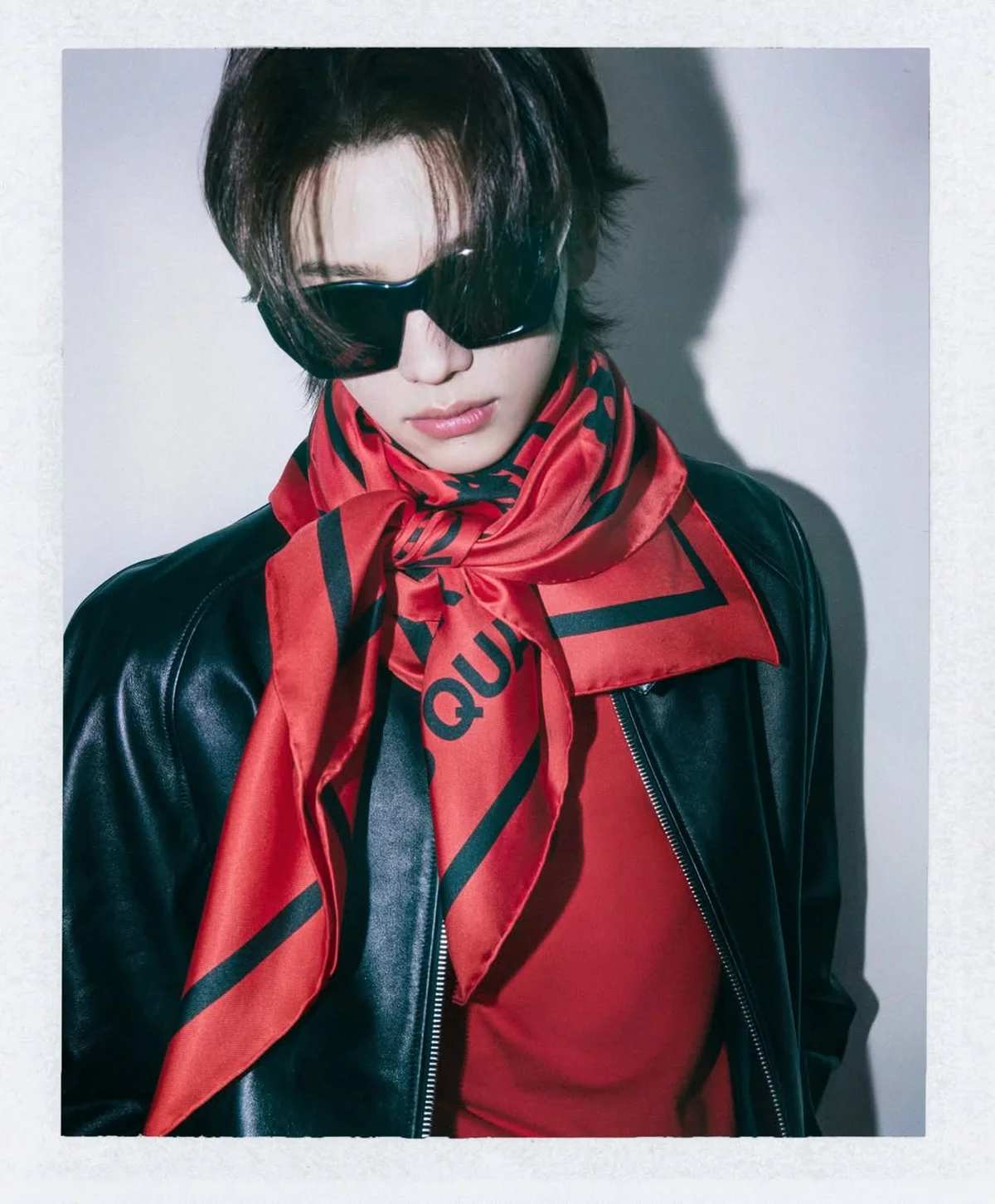 CELINE 26-27年秋冬コレクションのプレシューティングに参加したTWSのSHINYU