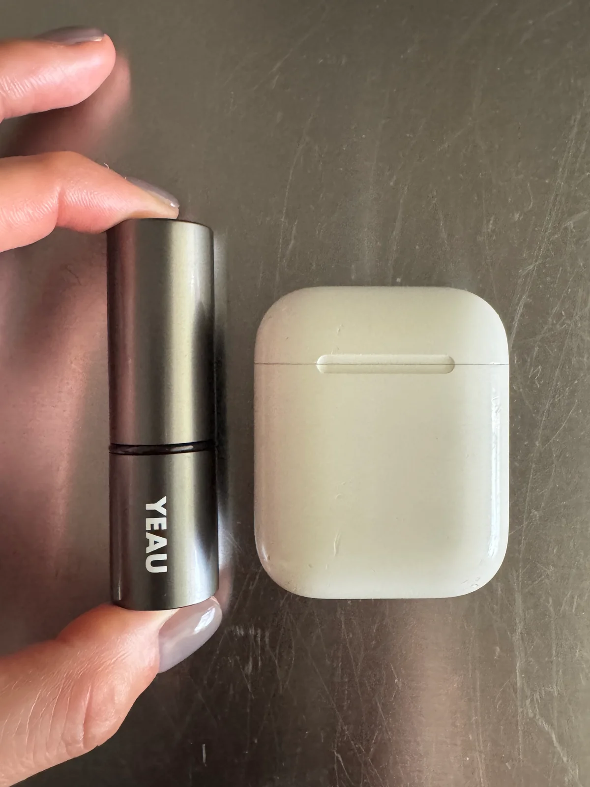 YEAU affection glow lip stick 02 : Chai Brownのサイズ比較写真