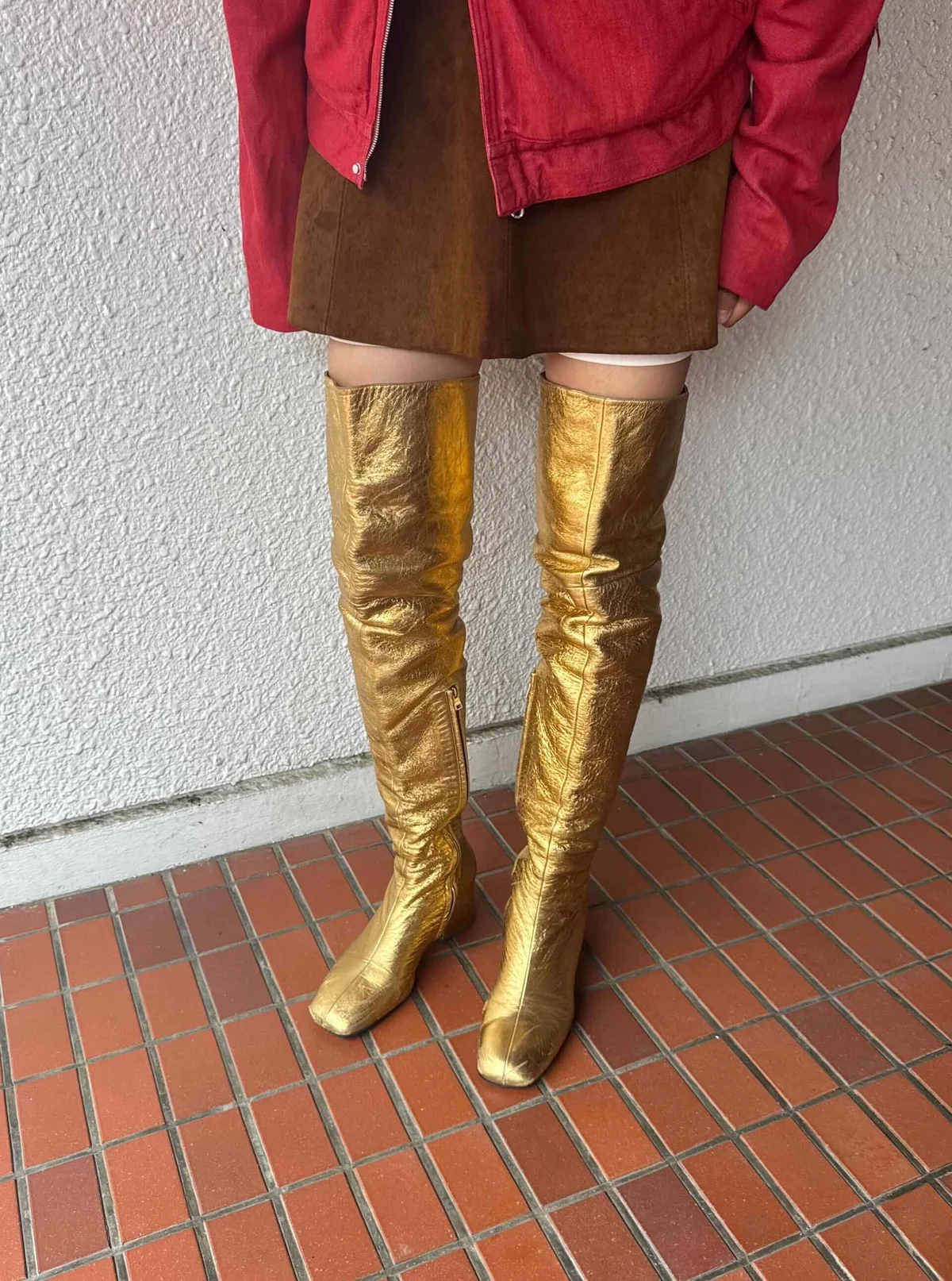LUIK・THREE スタッフ若尾瑠南さんが着用したサイハイブーツ