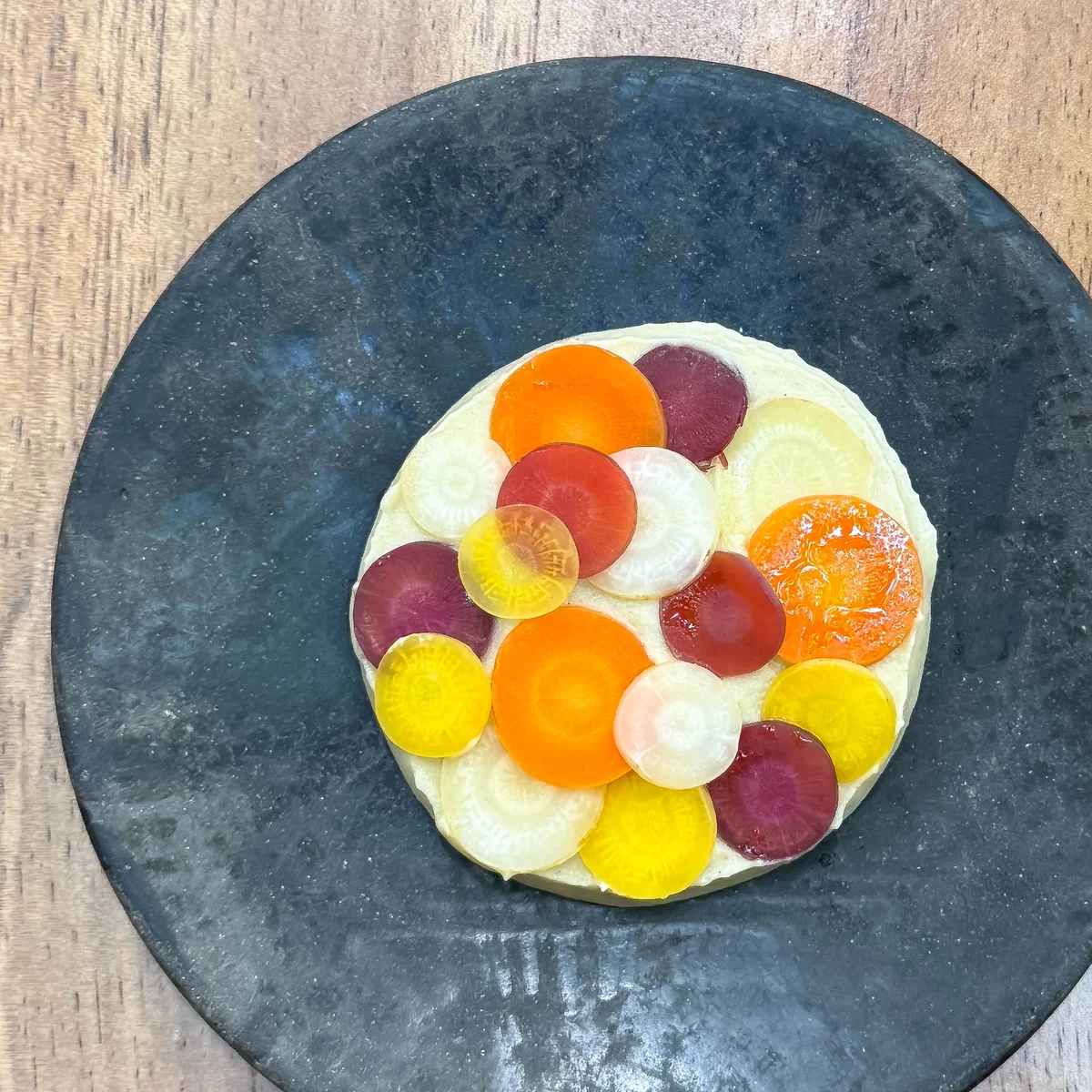 メキシコシティRestaurante Rosettaの前菜、ホワイトモーレと発酵にんじん