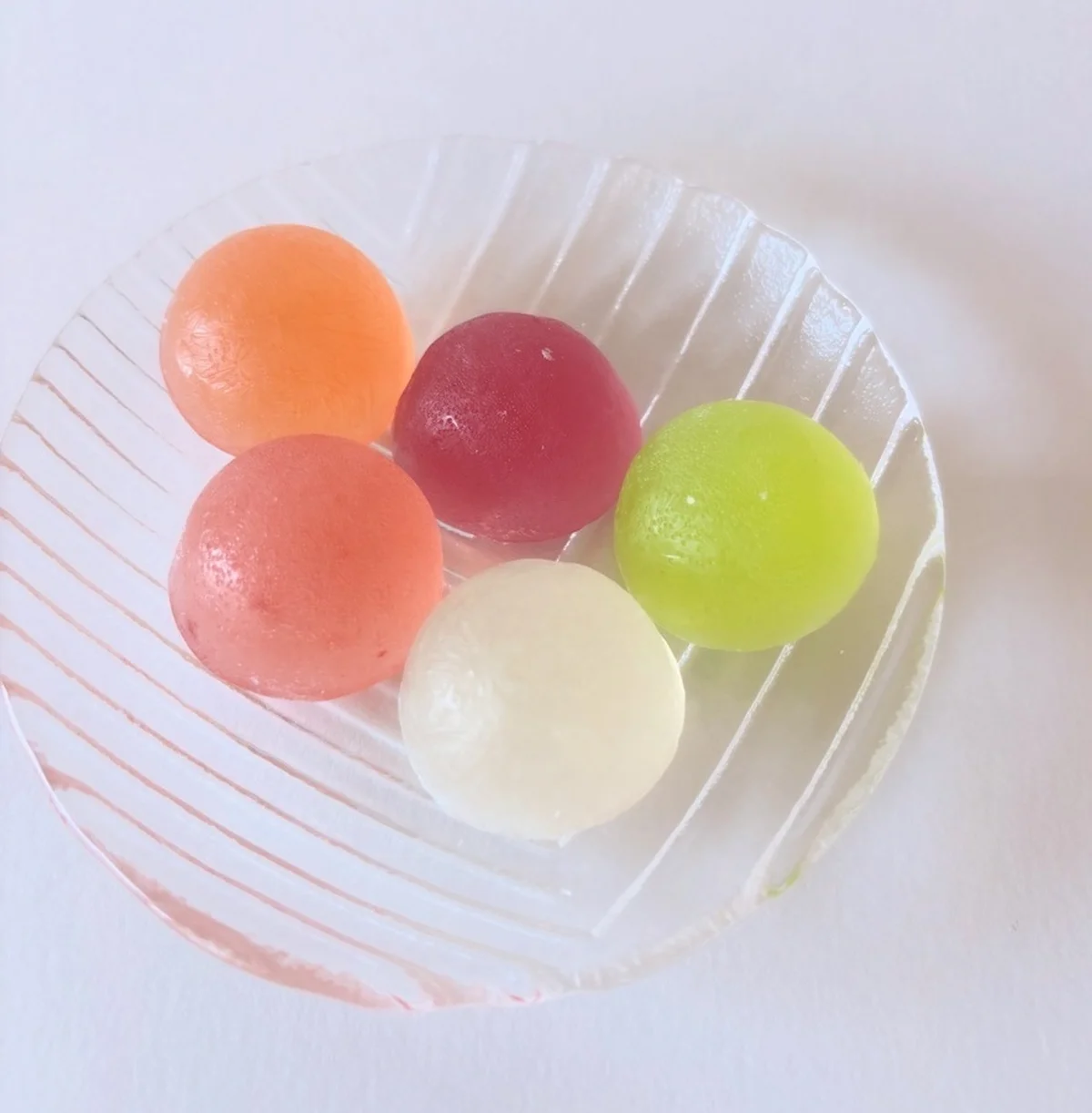 山形・杵屋本店の kaju*フルーツ琥珀糖。５種類の果実入り