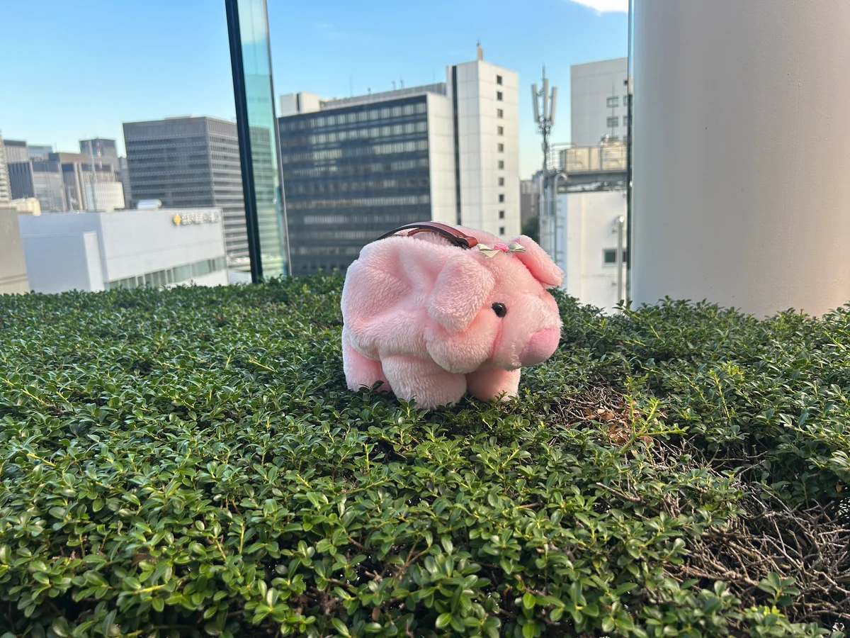 メゾンレンボのブタのぬいぐるみバッグ