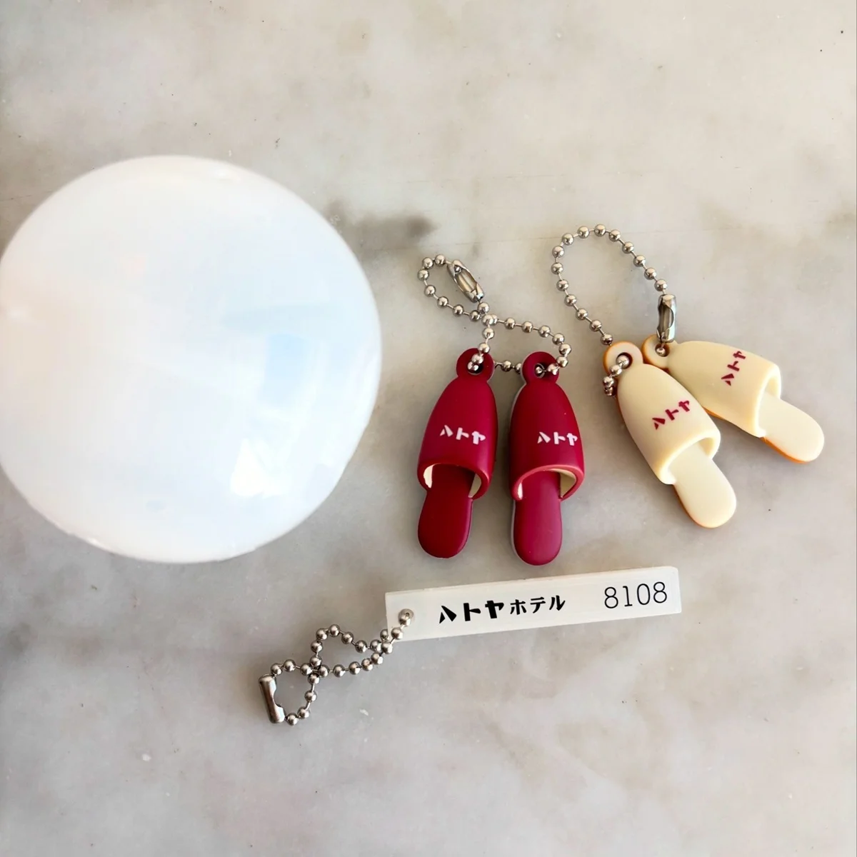 ハトヤオリジナルのガシャポン「ハトヤホテル ミニチュアチャームコレクション」