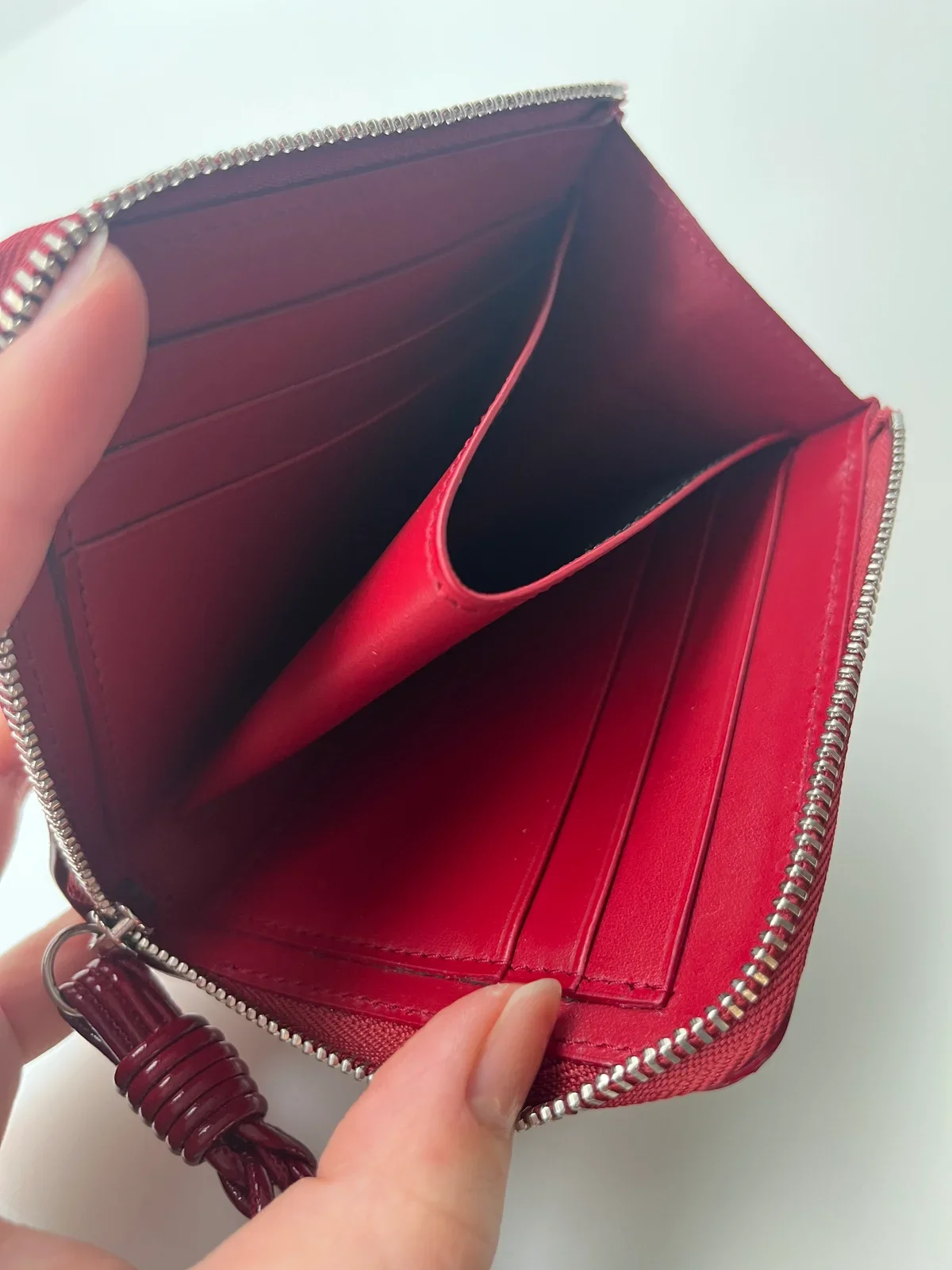 SPURSHOP別注のラッキーカラーをまとったジルサンダーの財布