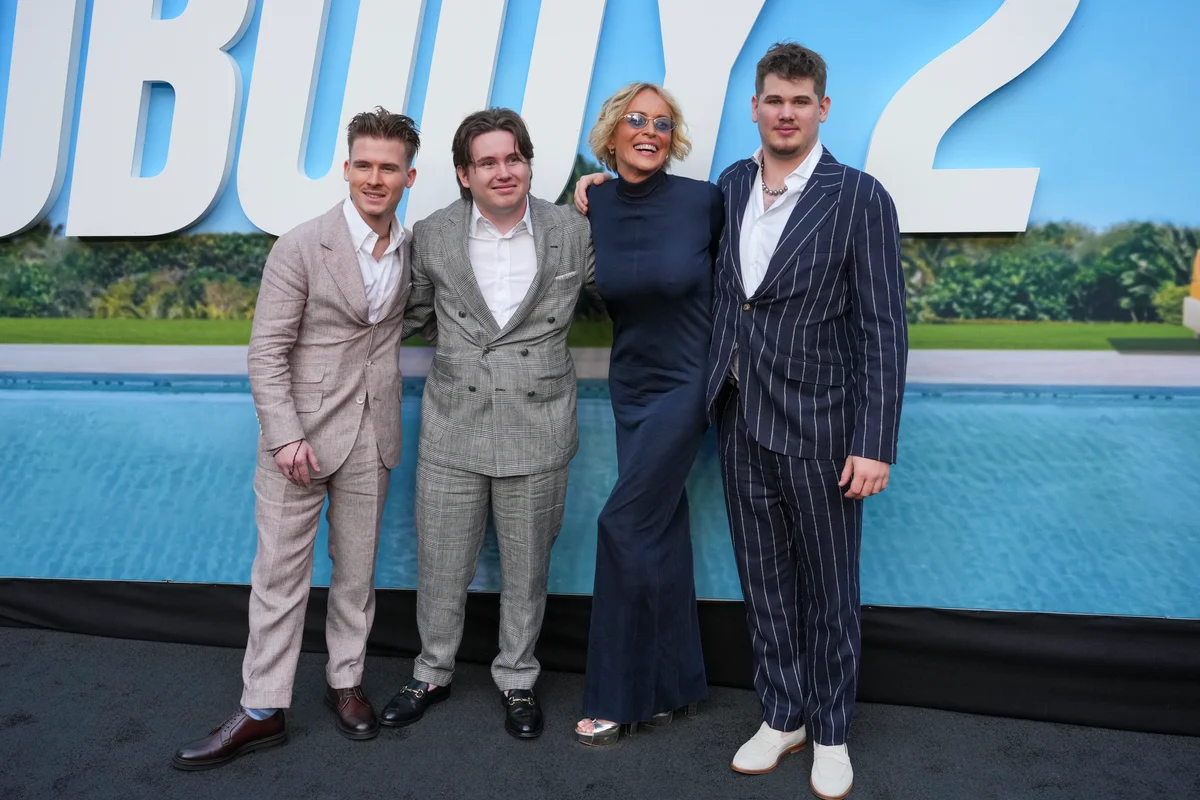 シャロン・ストーンが珍しく３人の息子とレの画像_1