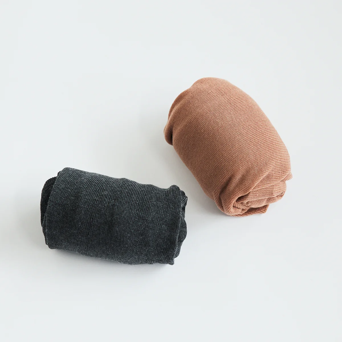 SPURSHOP別注カシミヤ混カップつき 美ニットトップス アメリカンスリーブを折りたたんだところ