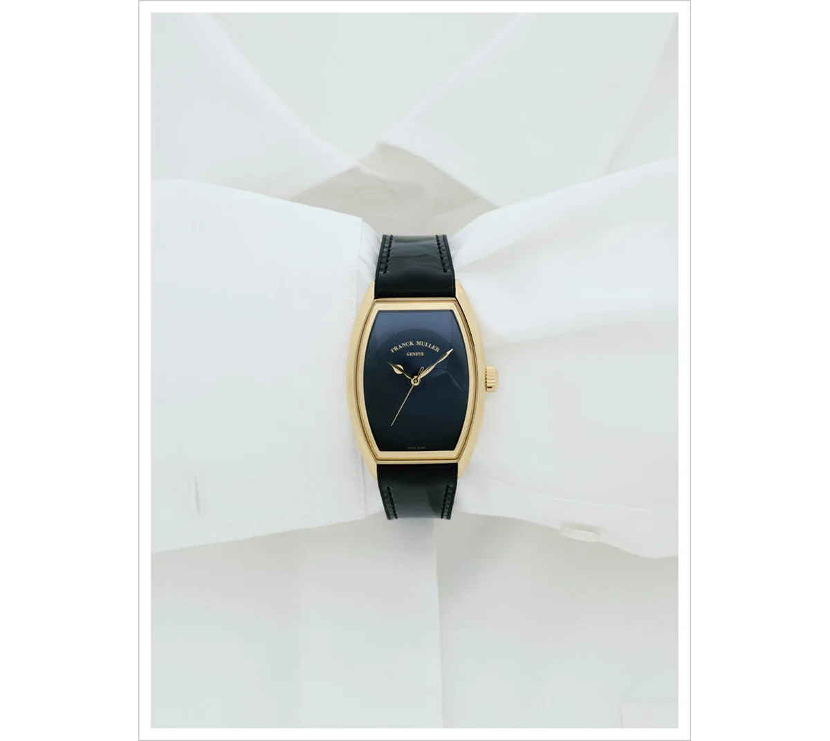 ジバンシィ by サラ・バートンのシャツとフランク ミュラーの時計「グランド カーベックス ピアノ」