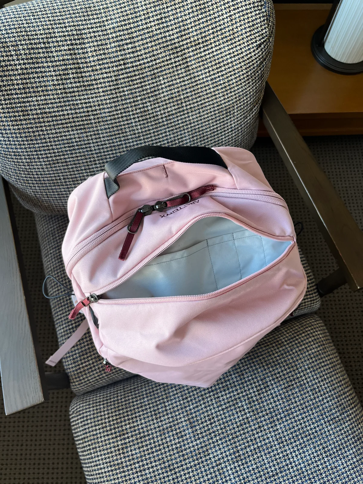 アークテリクス マンティス 26 バックパック 上部ポケット