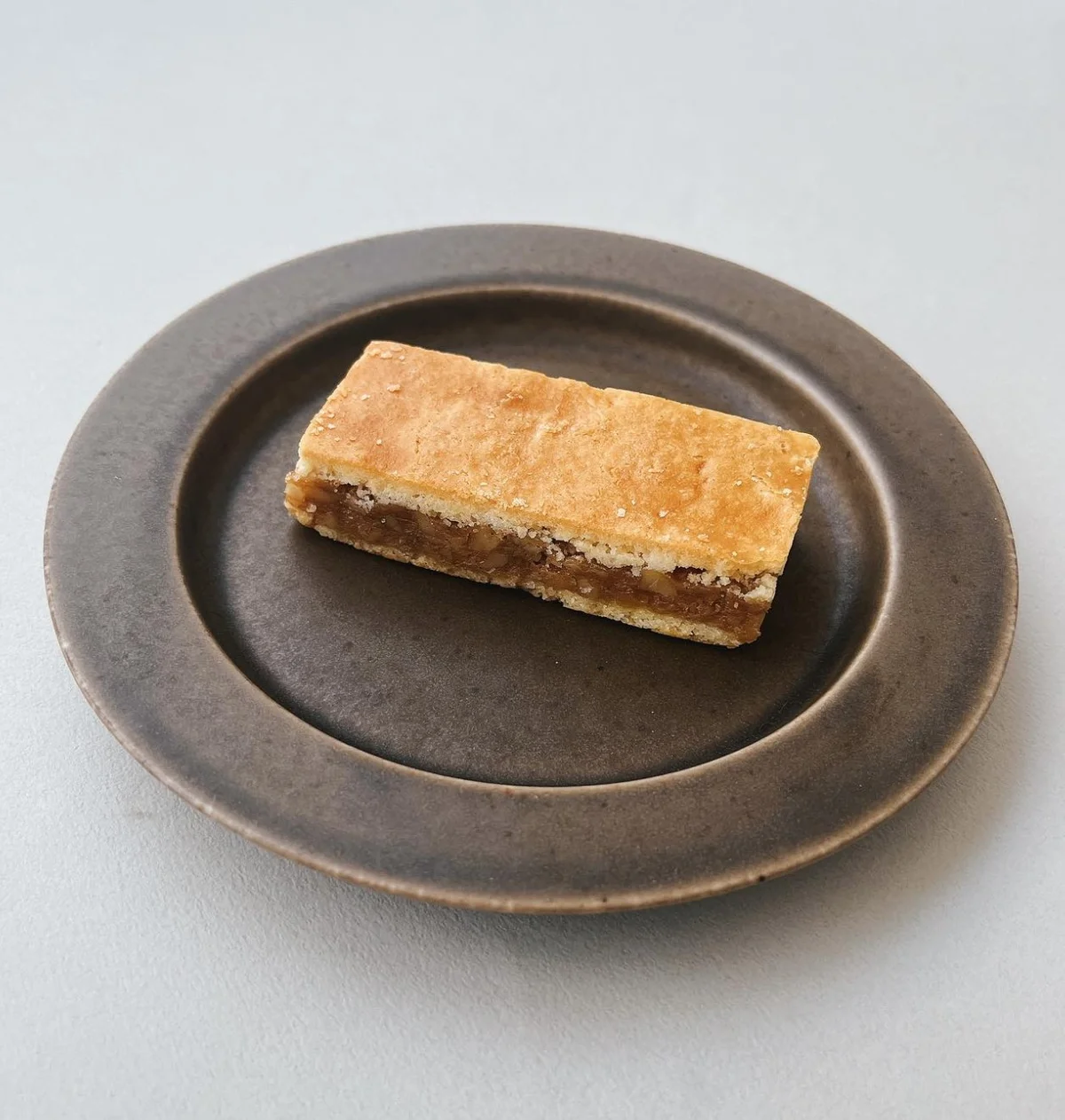 素朴な味わいが後をひく、くるみクッキーの写真。