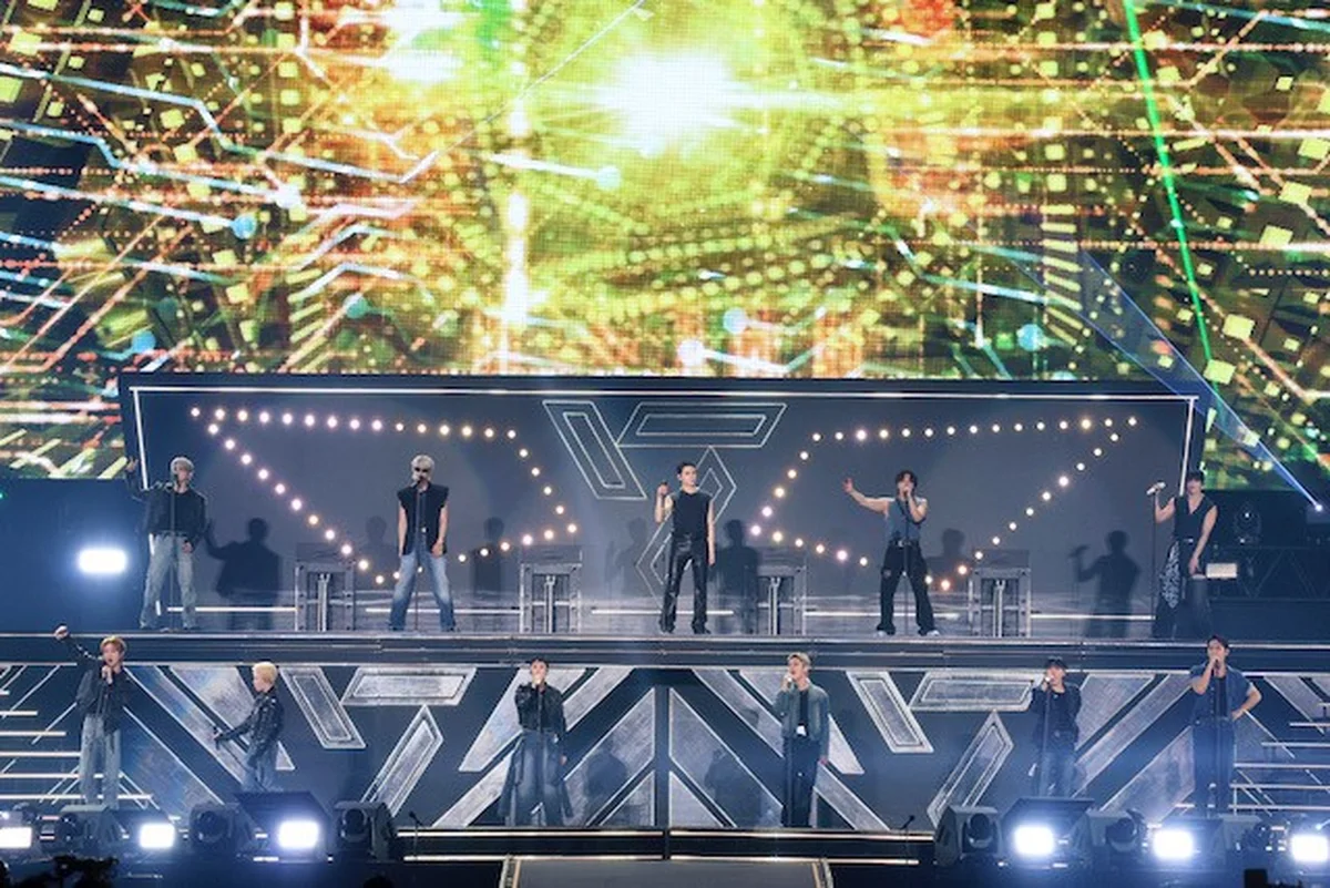 SEVENTEEN 2025 JAPAN FANMEETING 'HOLIDAY'   