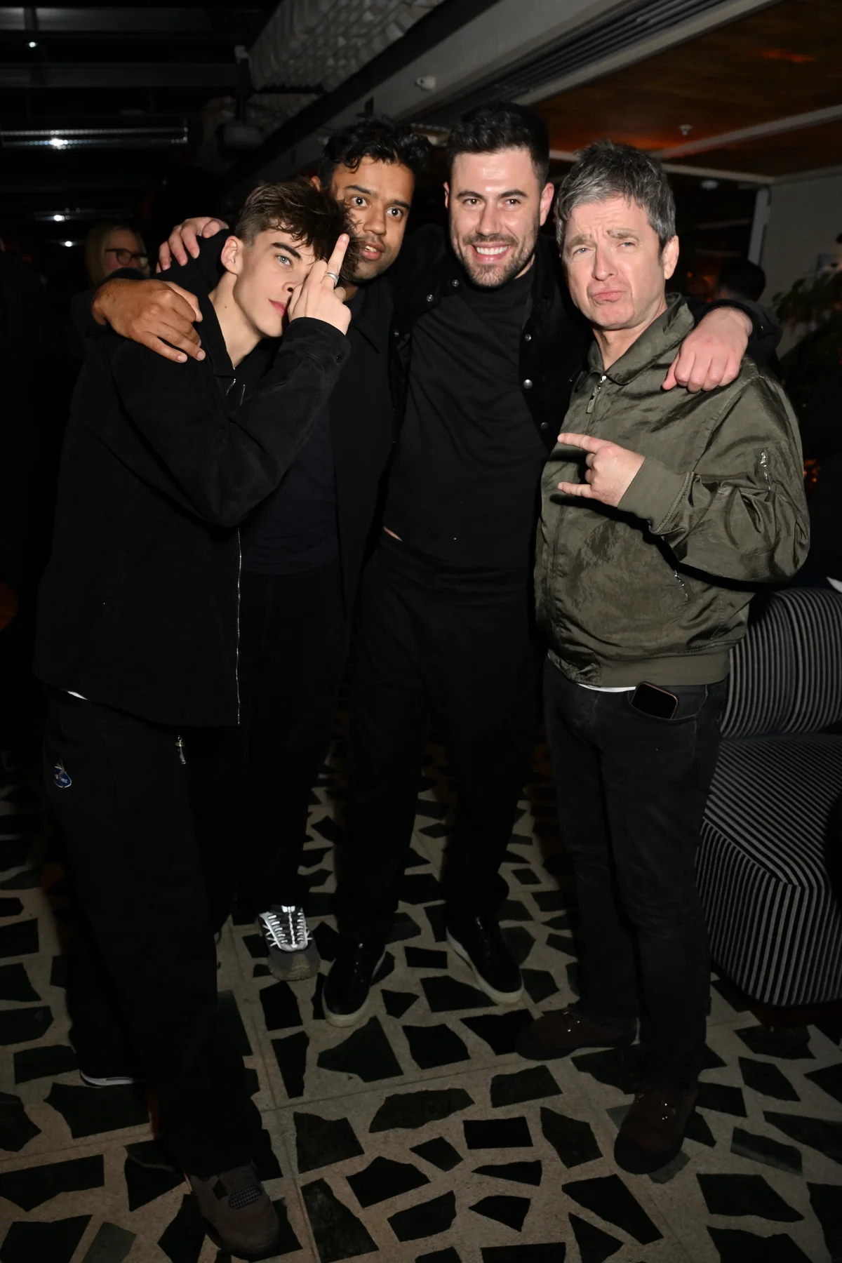 オアシスのギャラガー兄弟の兄ノエルがブリの画像_12