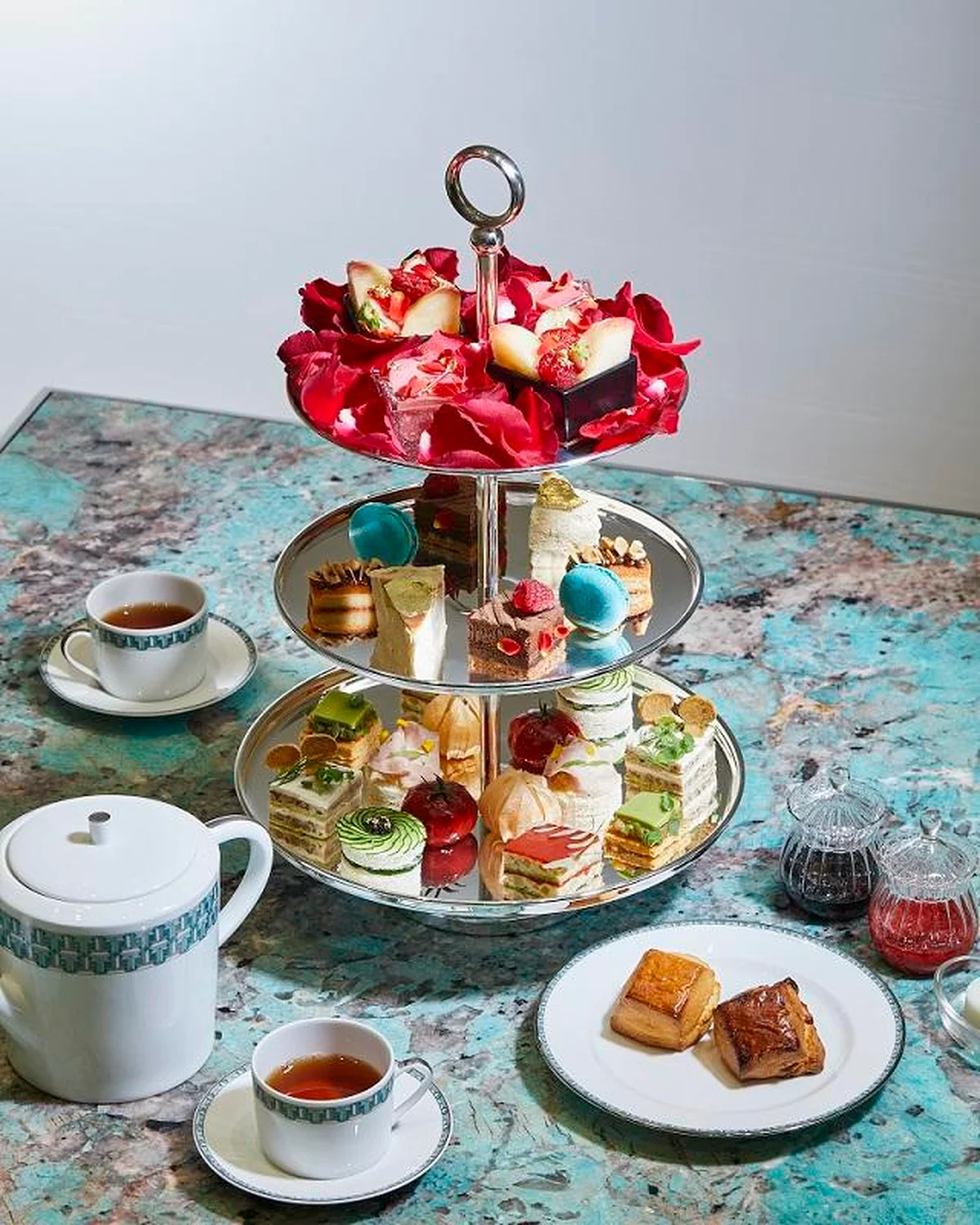 ブルー ボックス カフェ「Tiffany Afternoon Tea」¥14,300 ※サービス料別