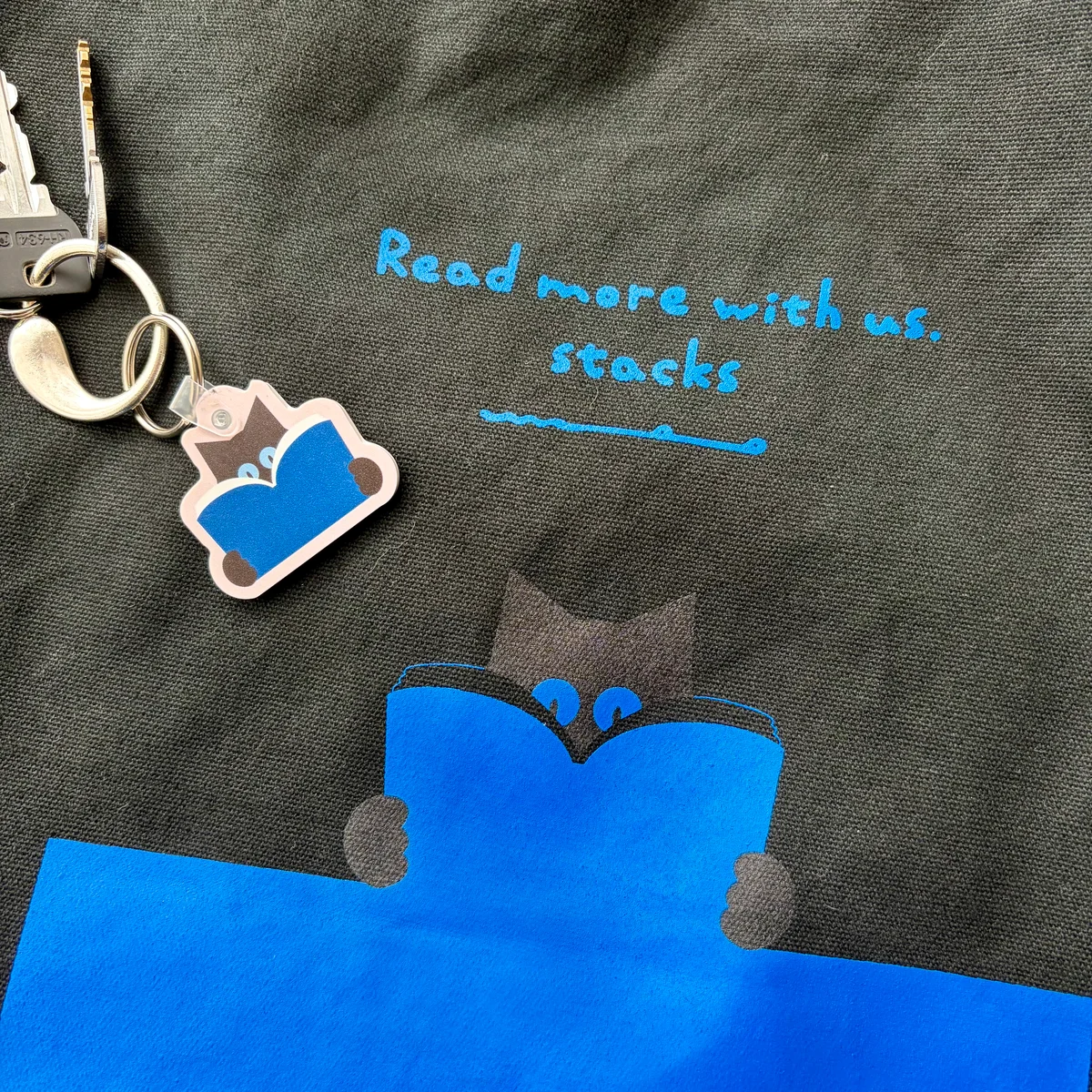 猫トートのアップとキーリングの画像