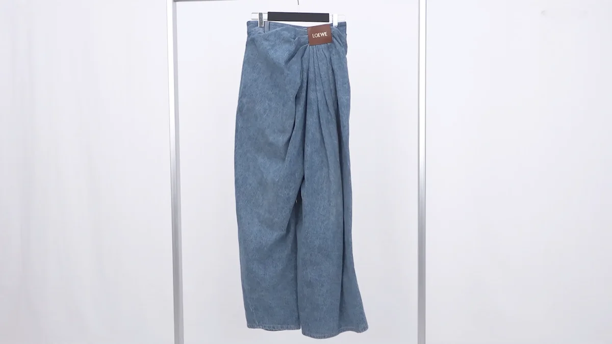 エディターHAのベストバイは、ロエベのドレープ ジーンズ