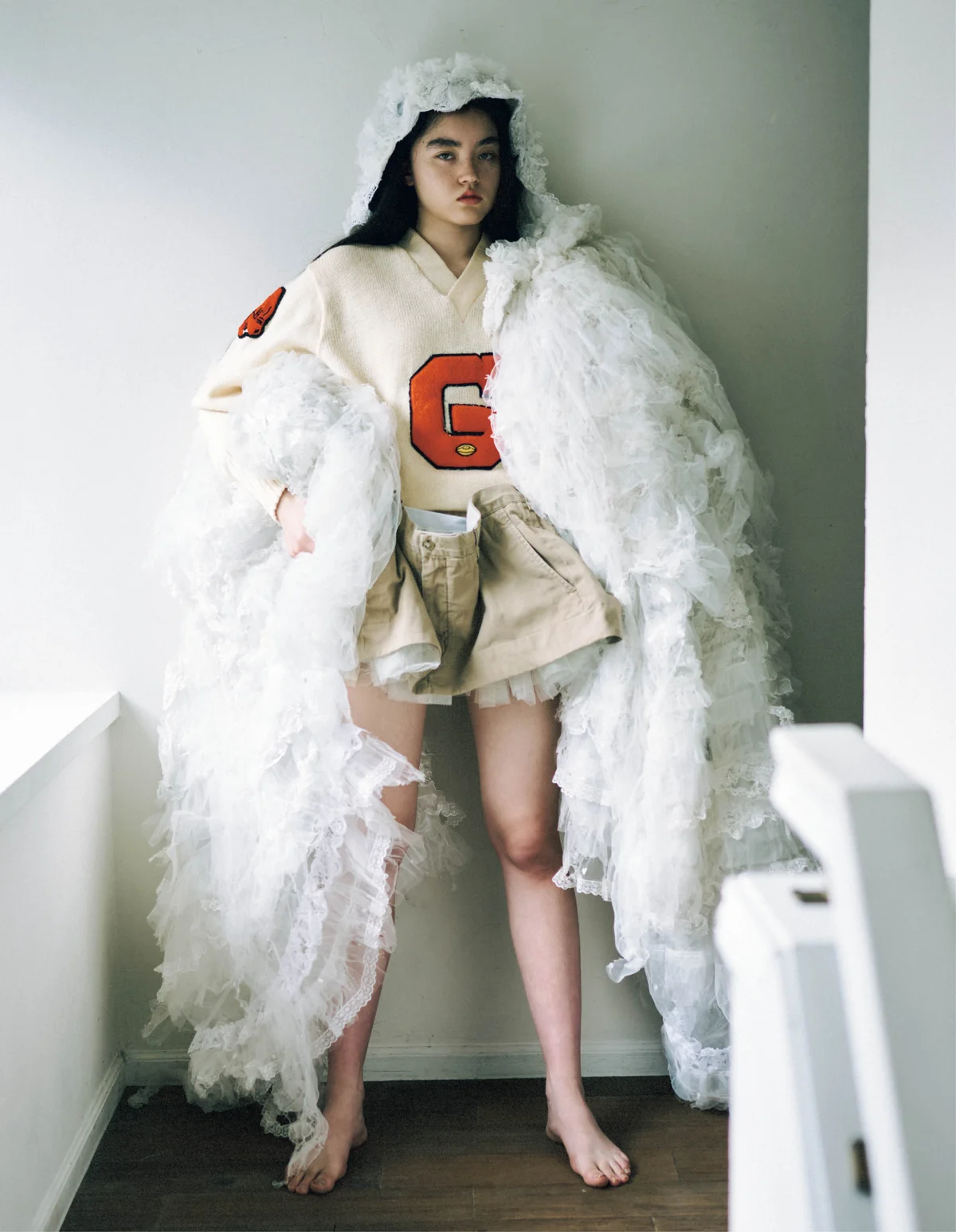 ウェディングドレスなどをリメイクしたアートピースで知られる「ハナ ヤギ」のボレロ