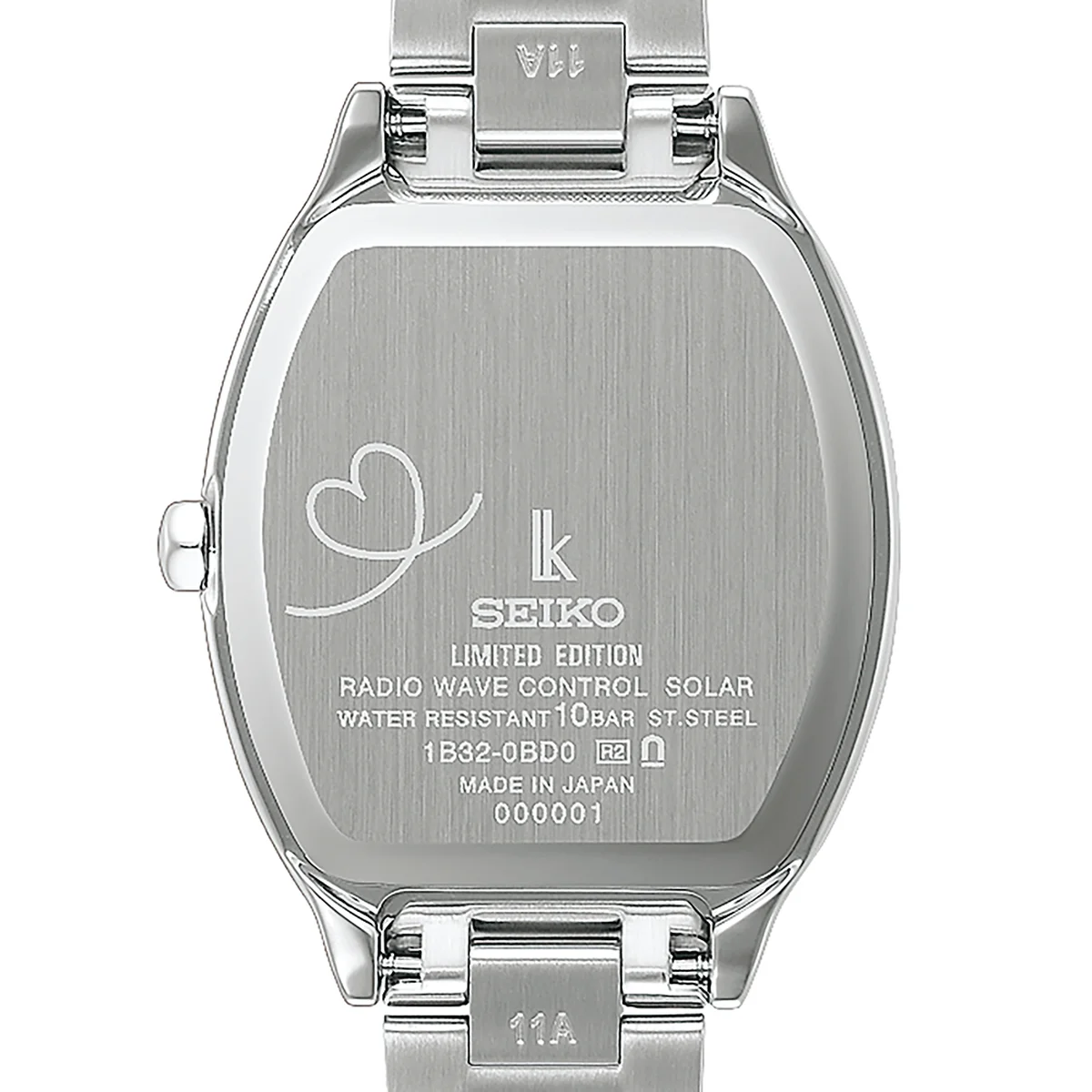 「2026 ウォーム モーメント」ウォッチ〈SS、白蝶貝、クレサンベール、ソーラー電波ムーブメント、ケースサイズ36.3×27.7m〉¥79,200 ※600本限定