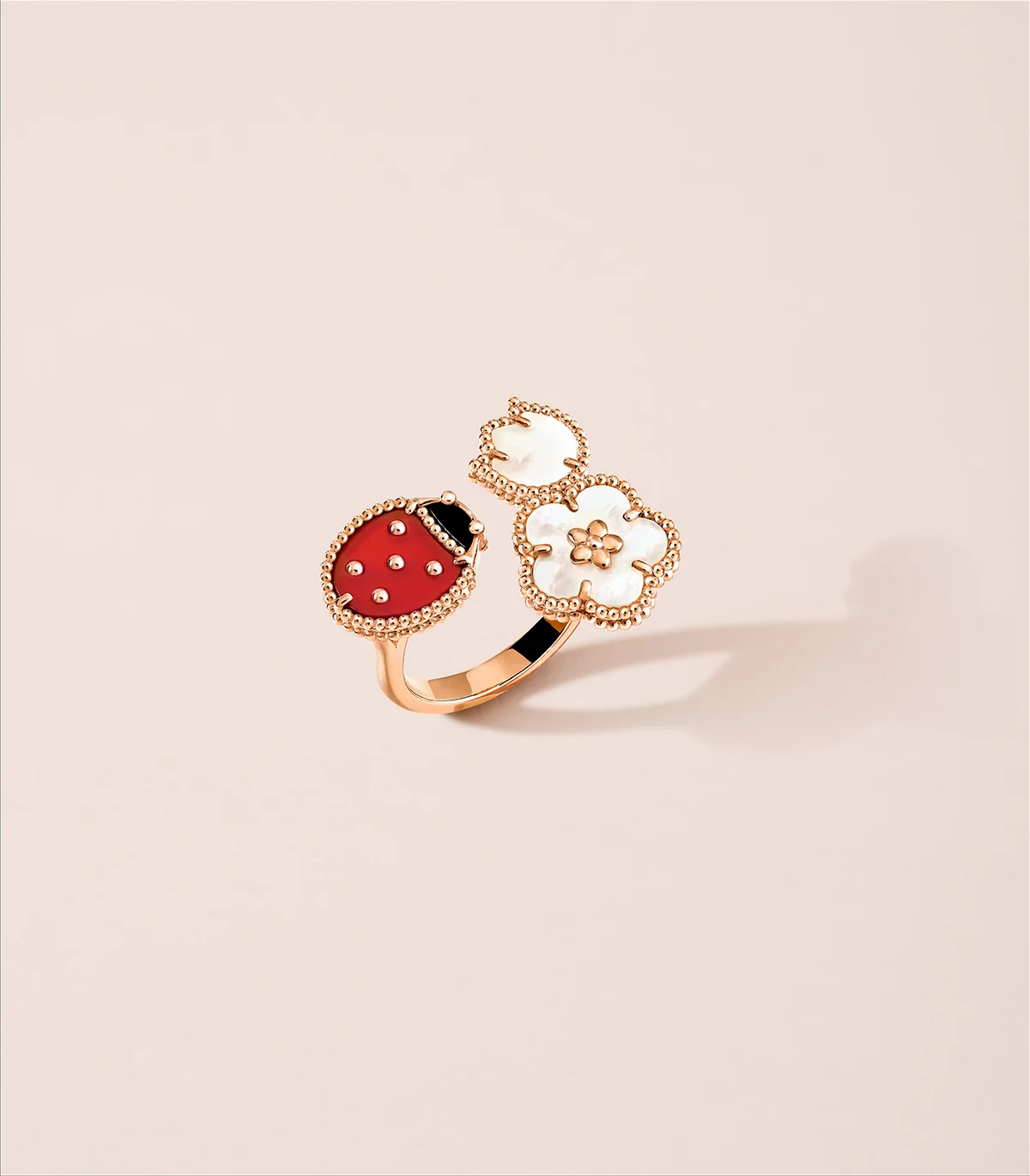 【ヴァン クリーフ＆アーペル】のジュエリのタイトルイメージ