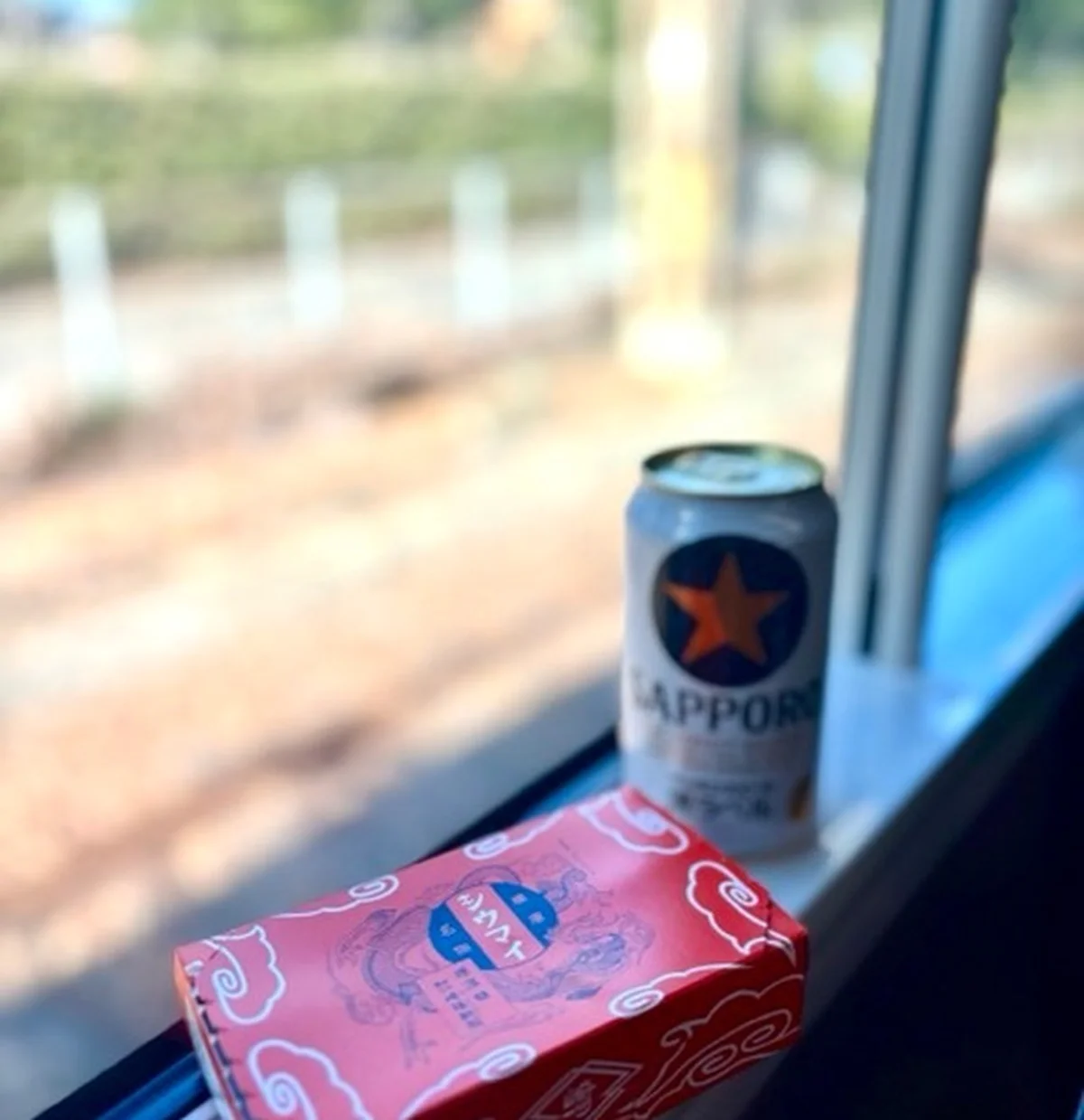 崎陽軒　ポケットシウマイのパッケージとサッポロ黒ラベル