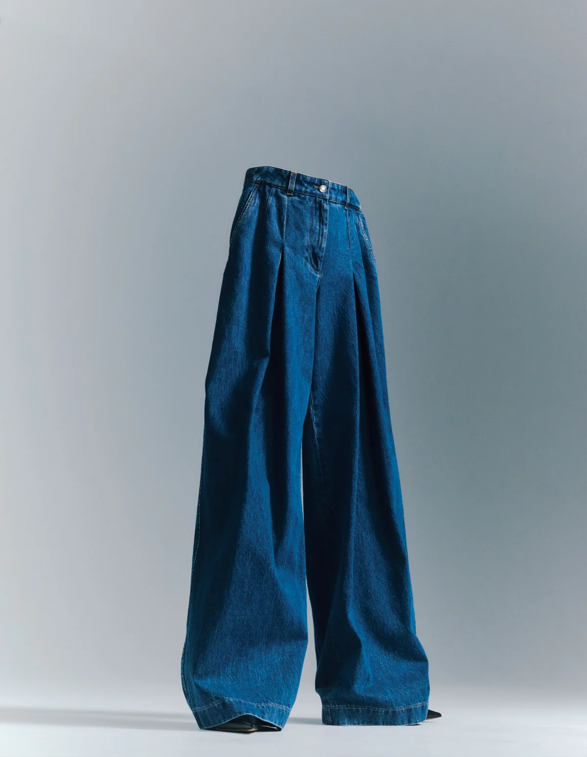 「 Dolce＆Gabbanaのワイドデニム」 