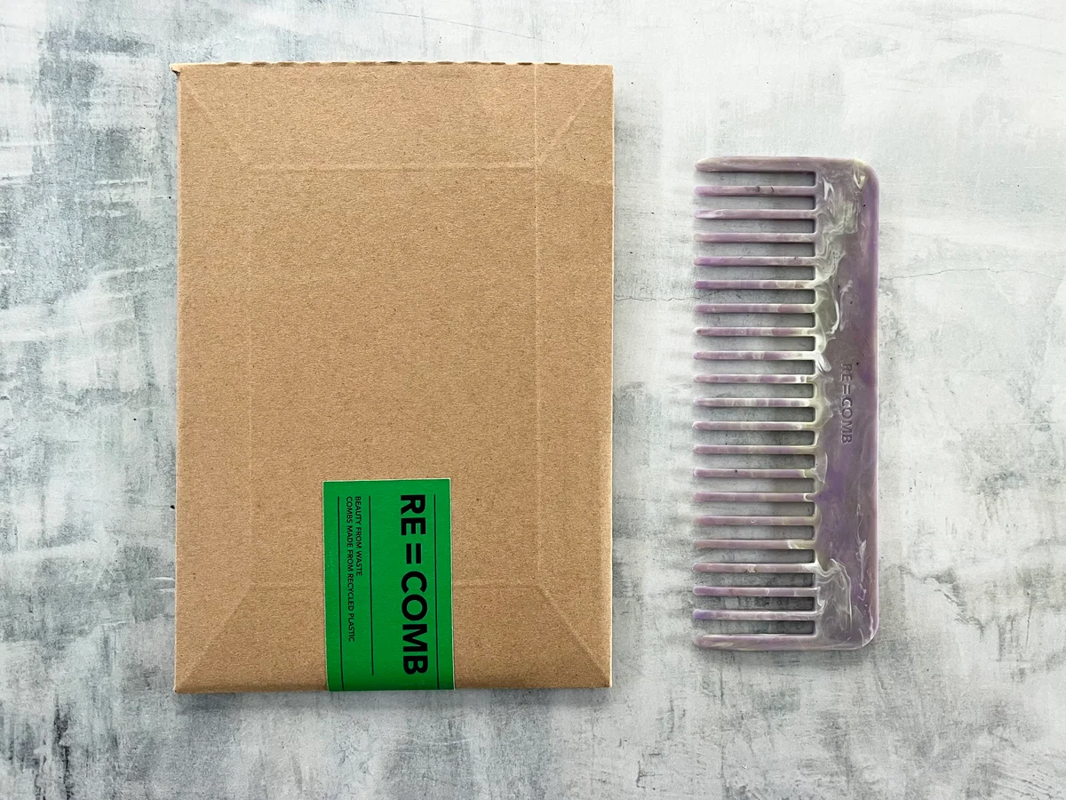 ヘアコーム　おしゃれ　おすすめ　RE=COMB　リコーム　￥4,400　ボックスとの写真　サステイナブル