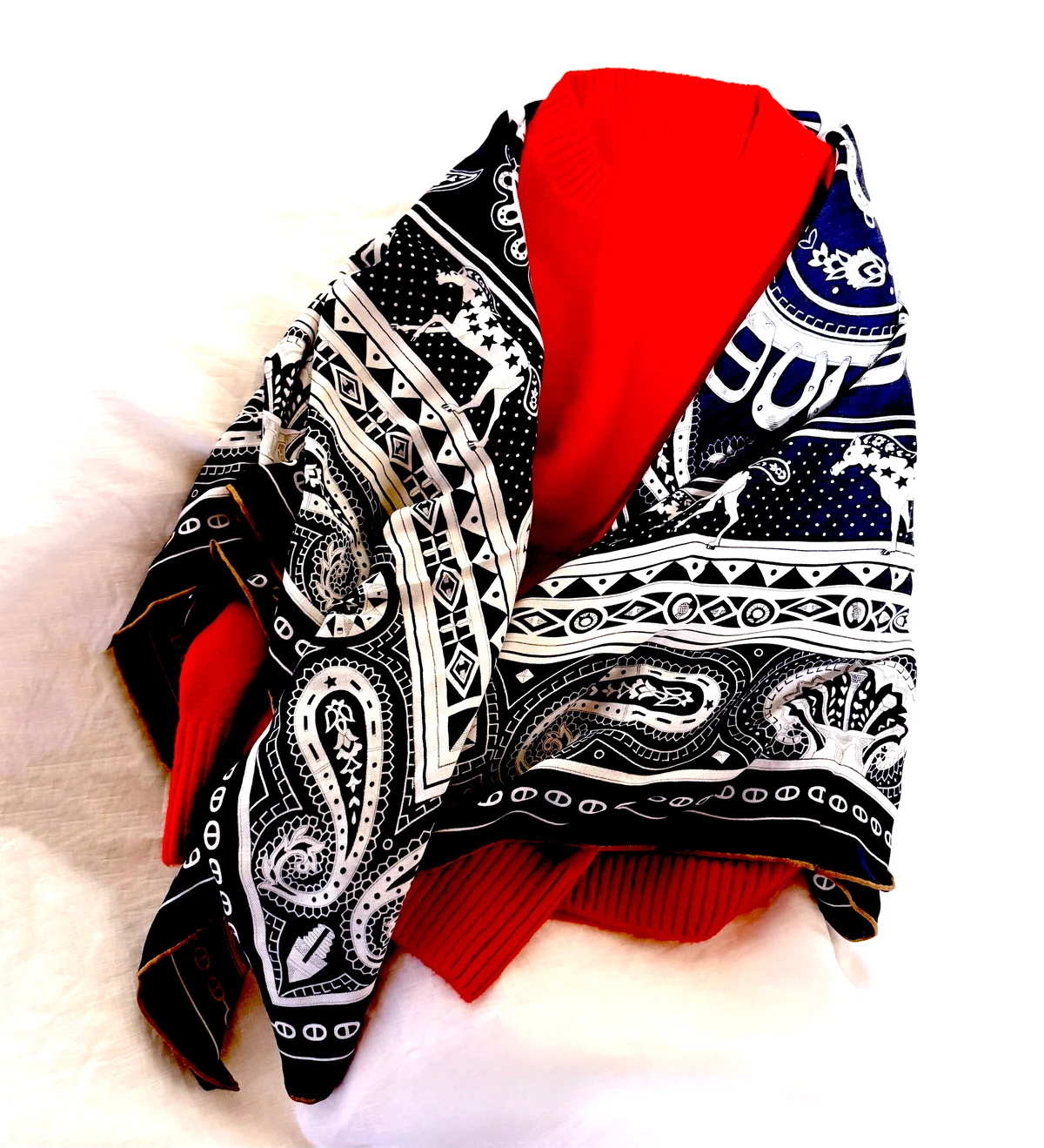 エルメス　カレジュアン 《シュヴァル・ドゥ・クール・バンダナ》 大判スカーフ