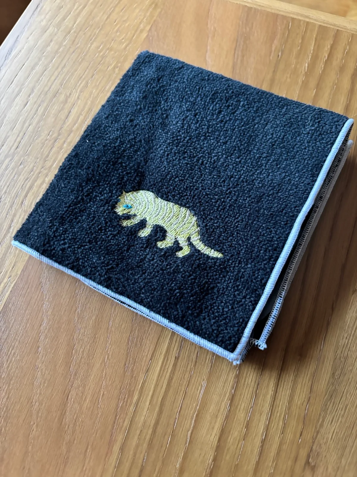 ハンカチ　ミニタオル　刺繍　ひびのこづえ　寅　干支シリーズ