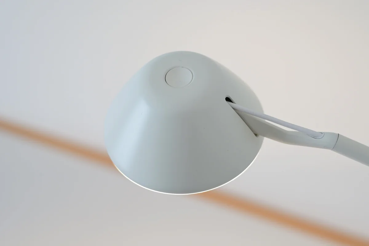 フリッツ・ハンセン「AQ01」テーブルランプのヘッドの部分