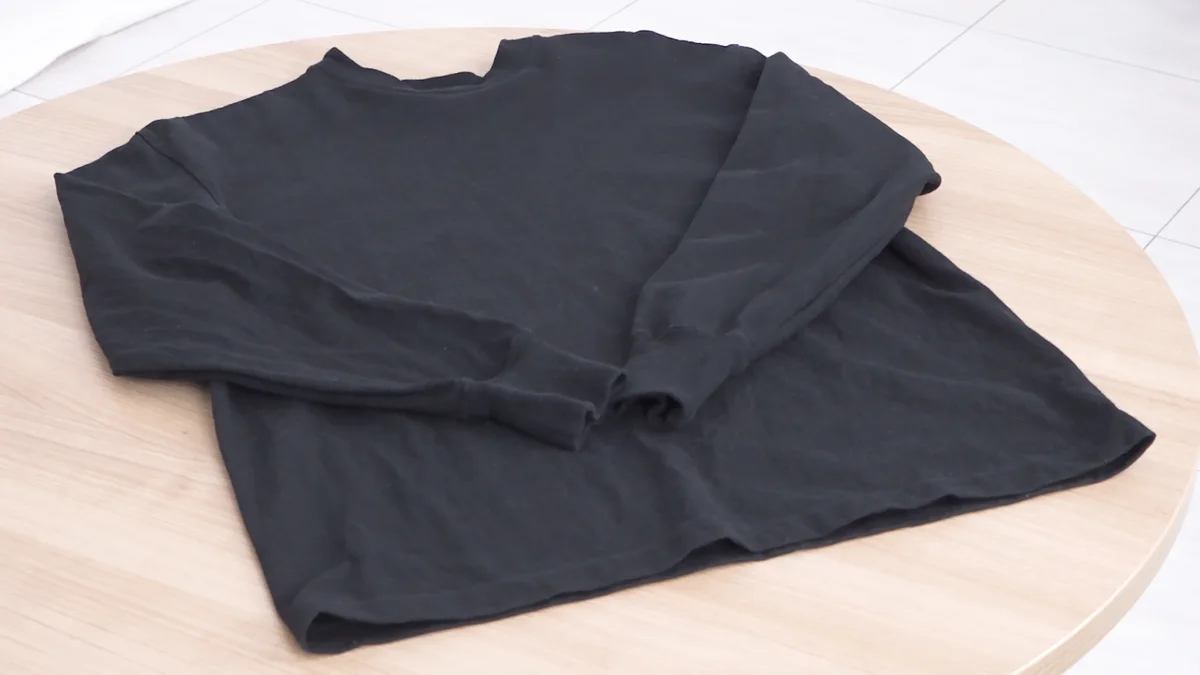 エディターKINUGASAのベストバイは、SPURSHOPで販売しているARROW57.（アロー57.）の究極カシミヤニットと究極カットソー