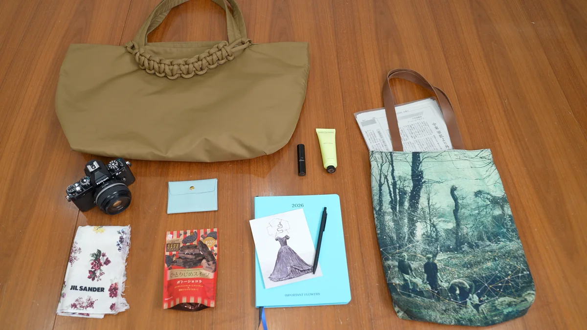 SPURエディター林のサガン・ヴィエンナのトートバッグ バッグの中身