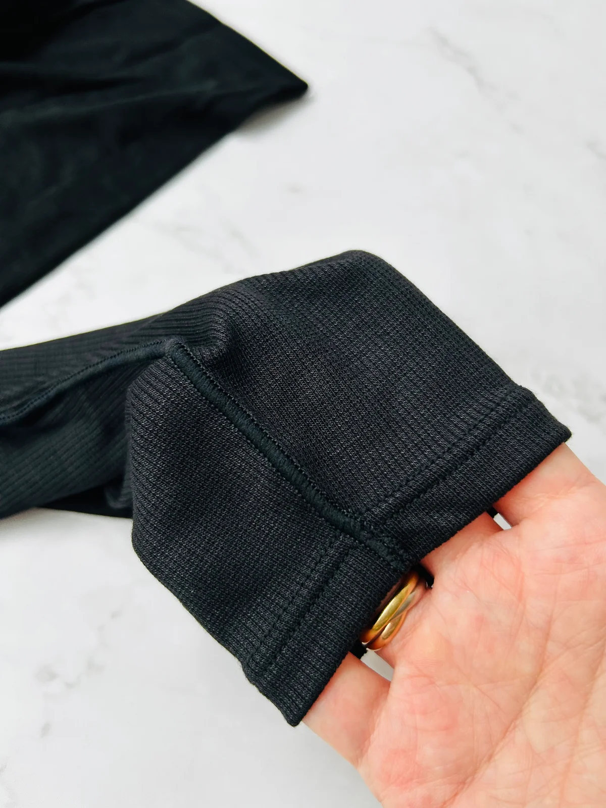 リファ バイタルテック モイストリブ レギンスの生地の写真