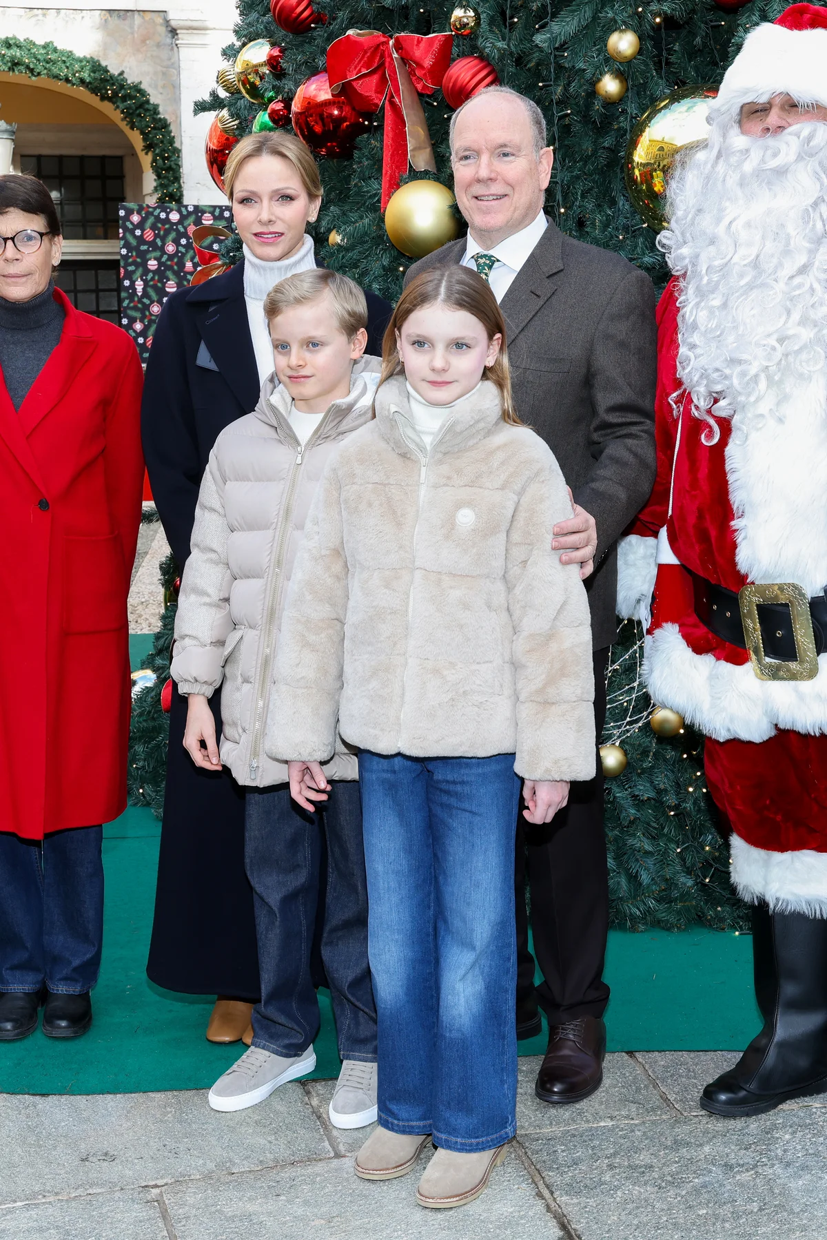 キャサリン皇太子妃の幸せそうな笑顔と前歯の画像_9