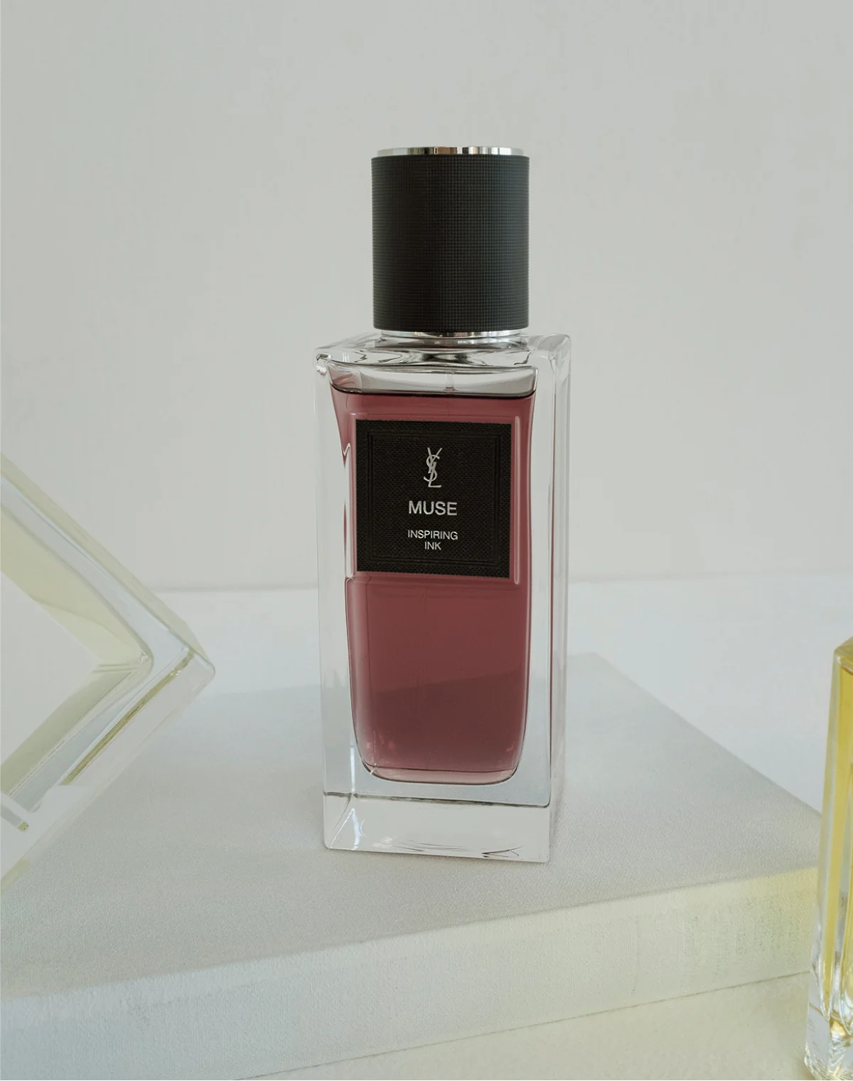 YVES SAINT LAURENT 「ＹＳＬ ル ヴェスティエール デ パルファム ミューズ」