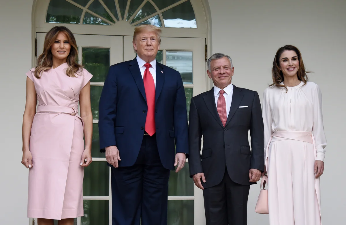 メラニア夫人、トランプ大統領、アブドゥッラー国王、ラーニア王妃