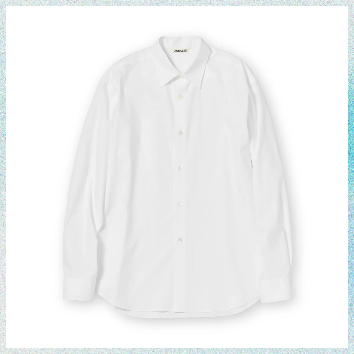 オーラリーの白シャツ