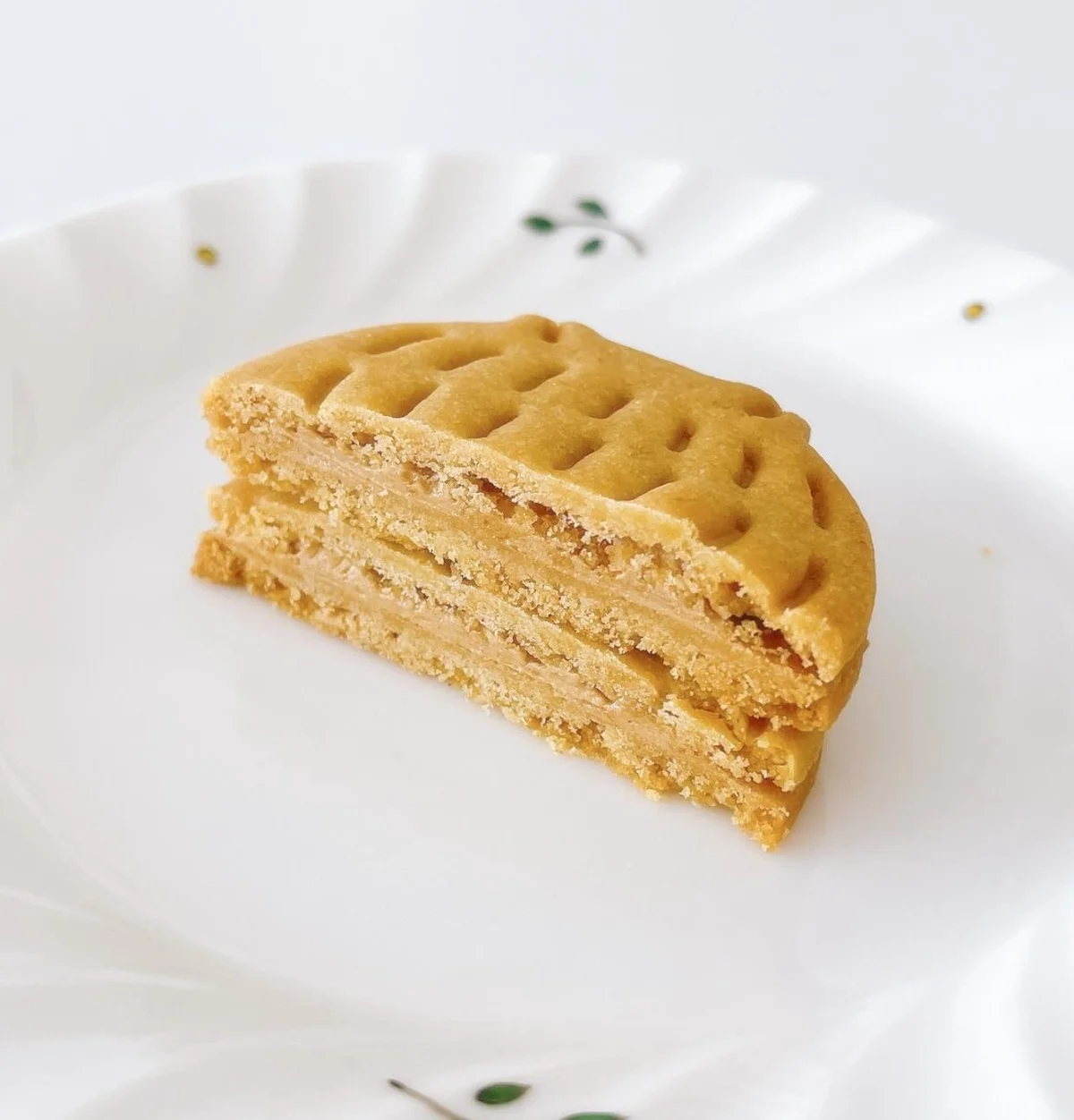 nomaru bake(ノーマルベイク)のふくらすずめバターサンド、カットした断面写真