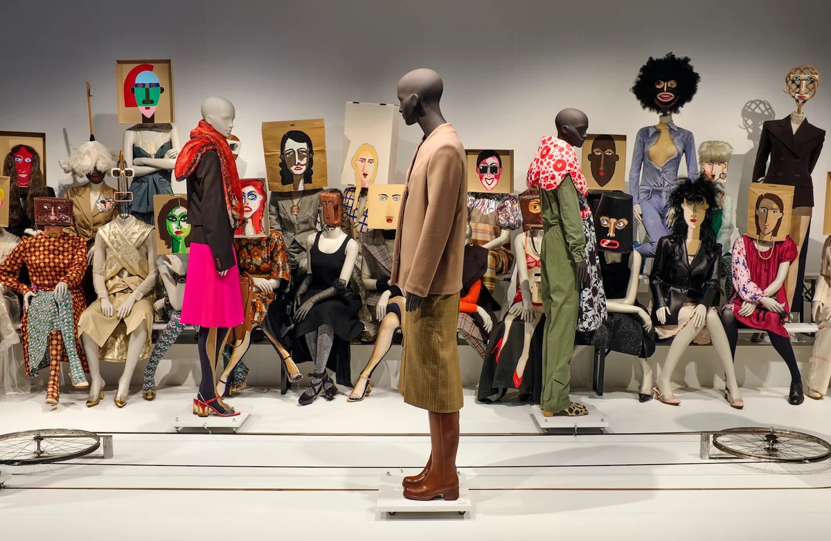 ２つの展覧会、「アントワープ６」と「ヘルの画像_2