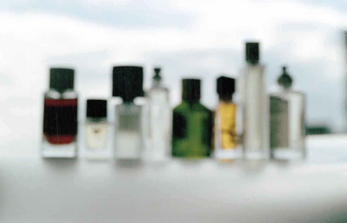 香水のボトルのイメージ