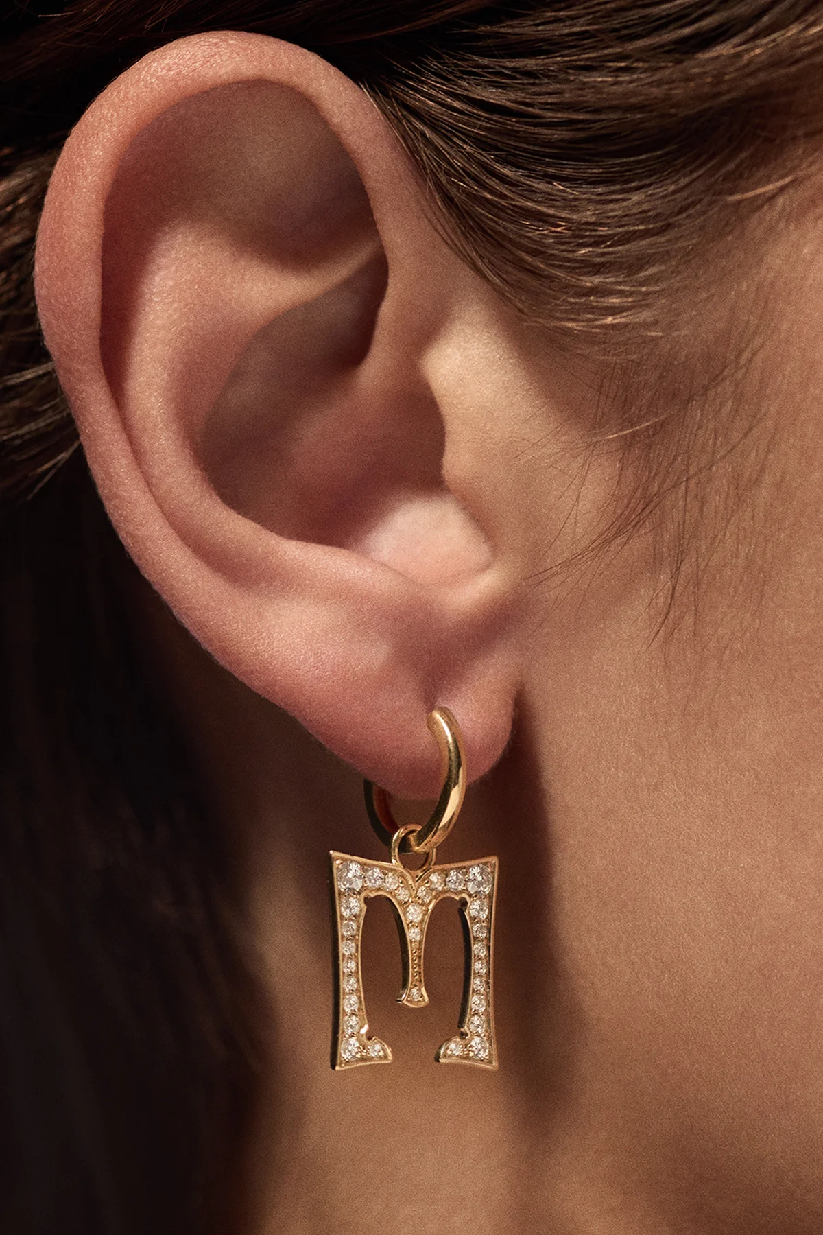 「イニシャル」ピアス〈YG、ダイヤモンド〉¥778,800