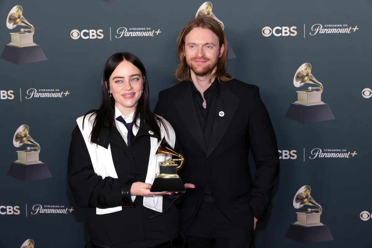 兄フィニアス・オコネルとともにグラミー賞を受賞したビリー・アイリッシュ