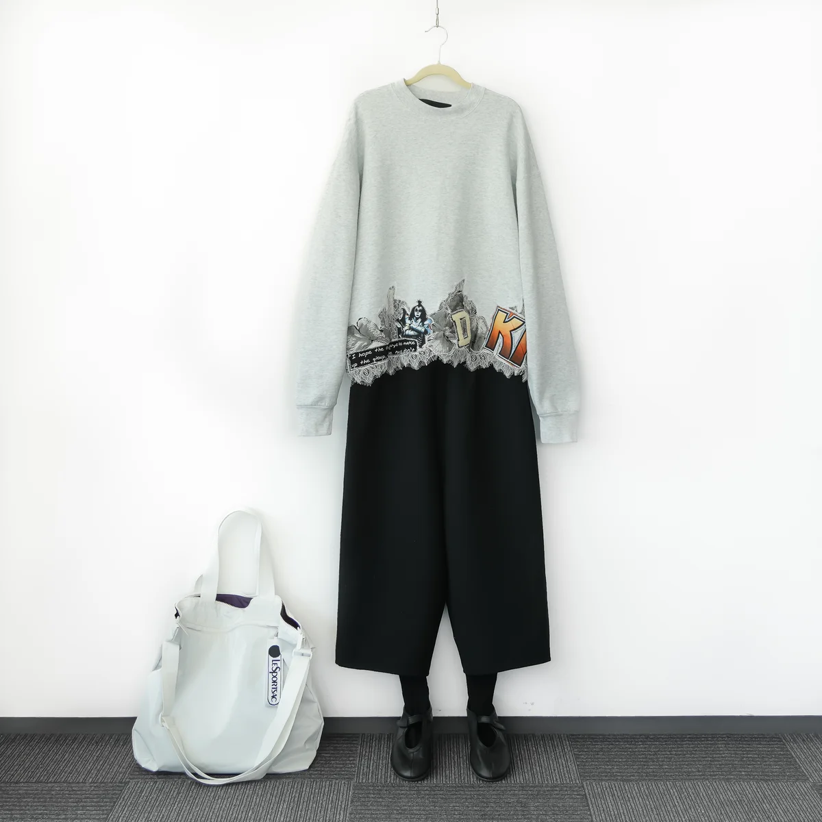 イージー エディターズ トート（ノウム）を使用したコーディネート具体例