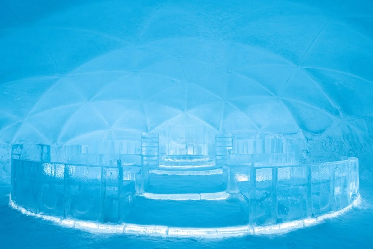 20周年を機に一新されたアイスドームのデザインは、新郎新婦を中心に参列席を円状にレイアウト