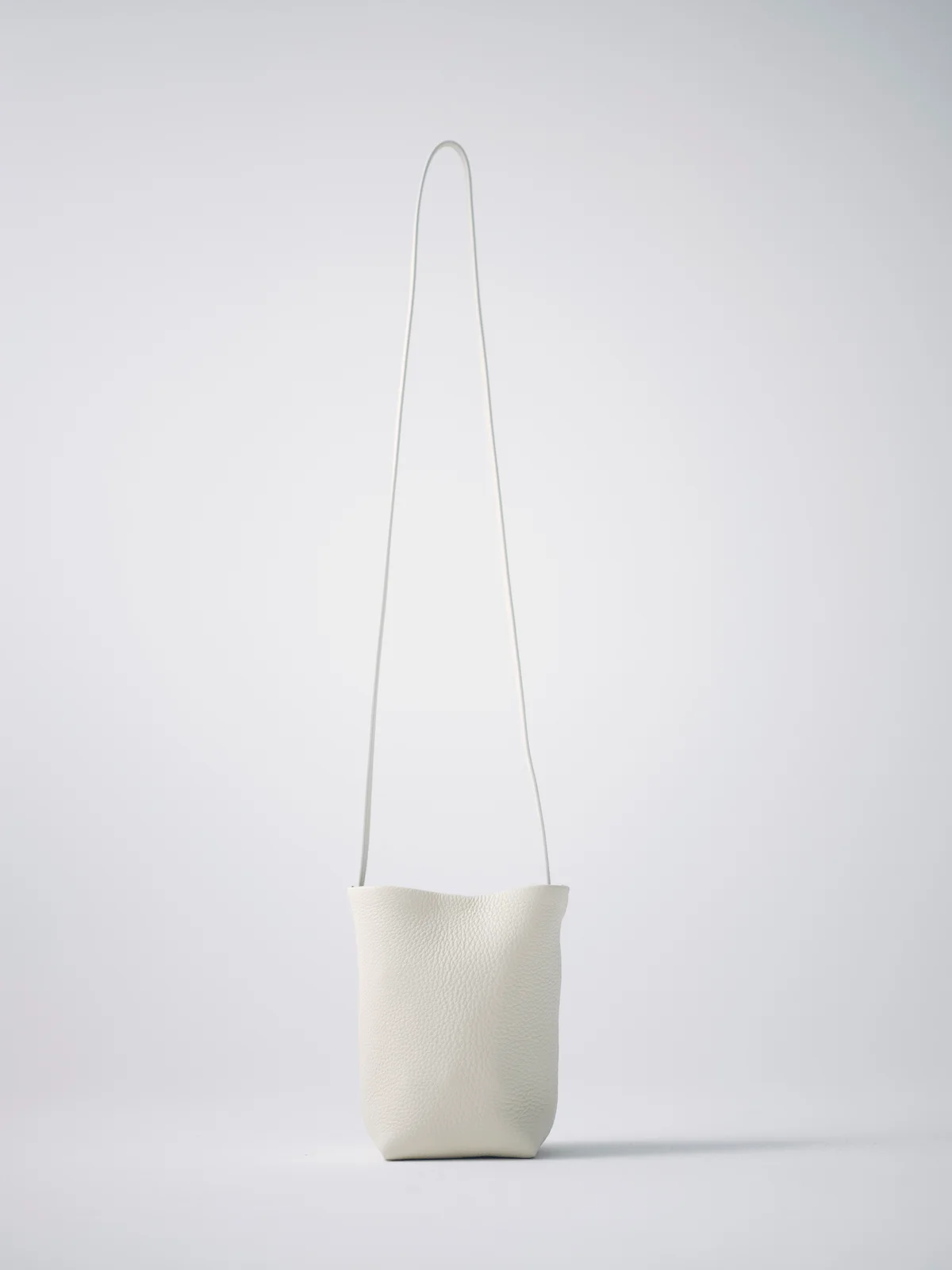 ザ・ロウのN/S PARK クロスボディバッグ