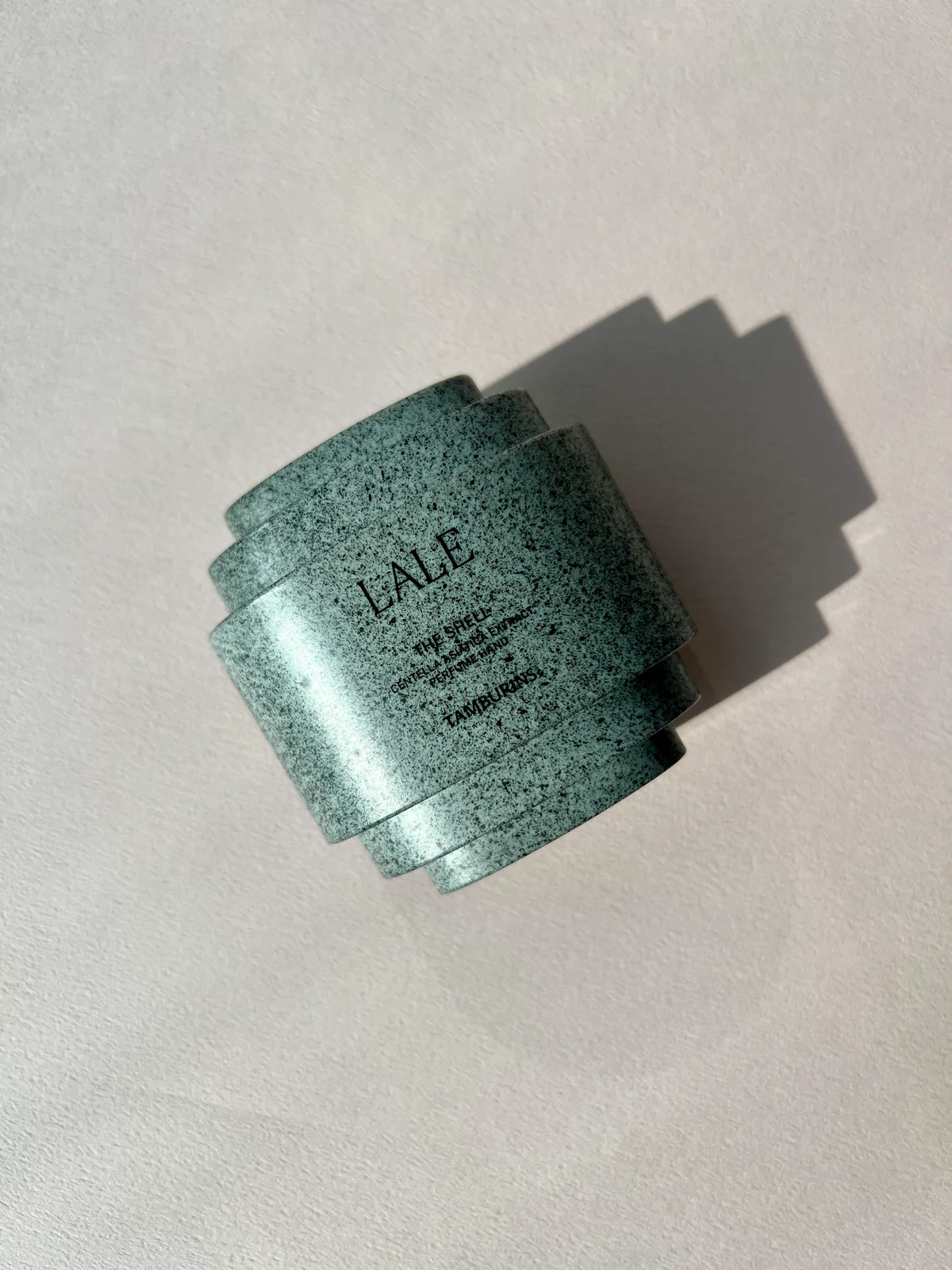 タンバリンズのSHELL PERFUME HAND LALEのボトル