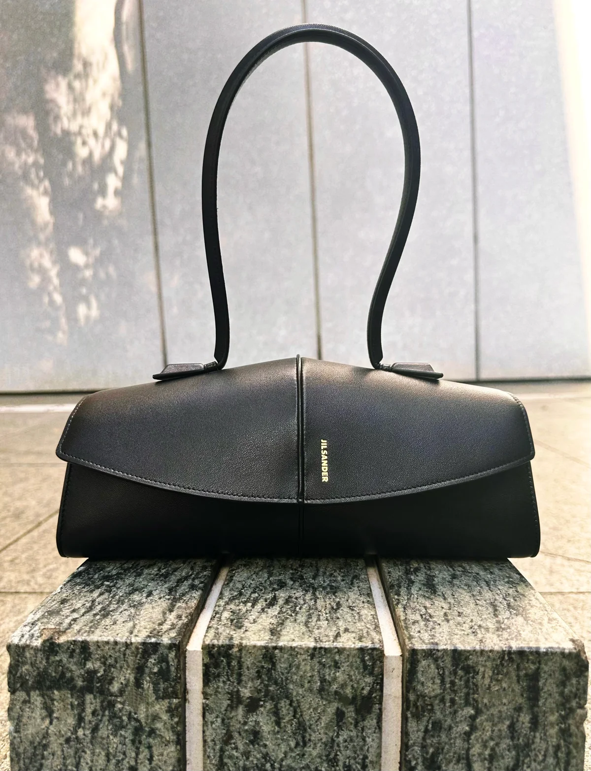 ジル サンダーのLinea ショルダーの正面からの画像